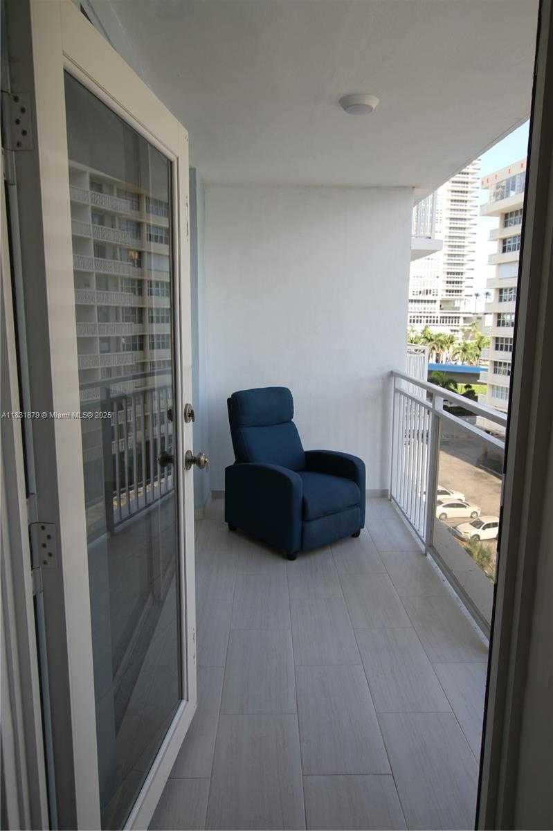 Small Image of 1801 SOUTH OCEAN DR #641, Hallandale Beach Number 11