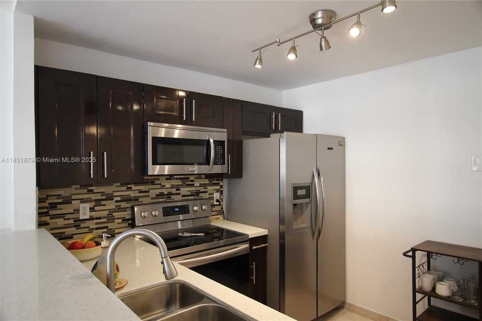 Small Image of 1801 SOUTH OCEAN DR #641, Hallandale Beach Number 2