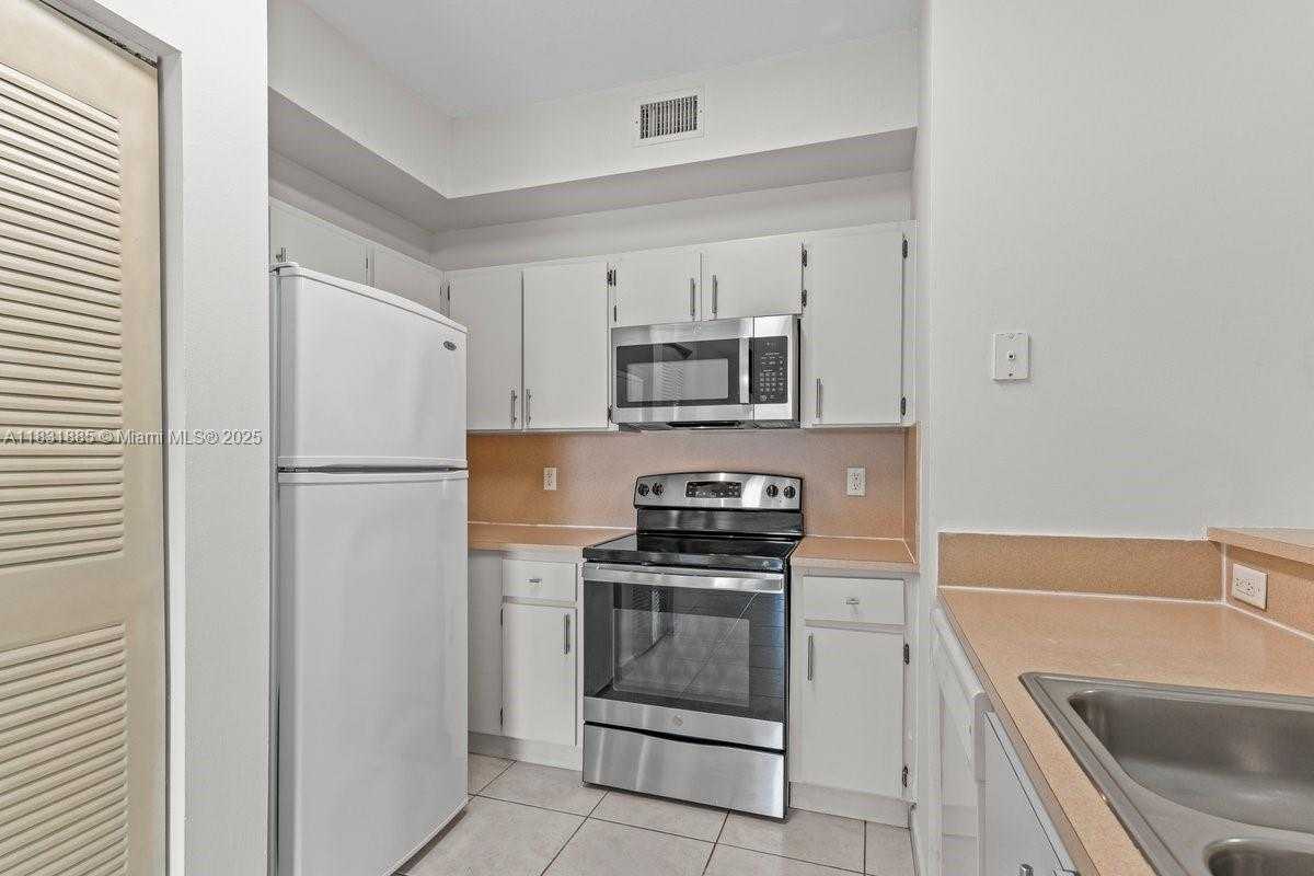 Small Image of 7330 NORTH WEST 114TH AVE #307-5, Doral Number 2