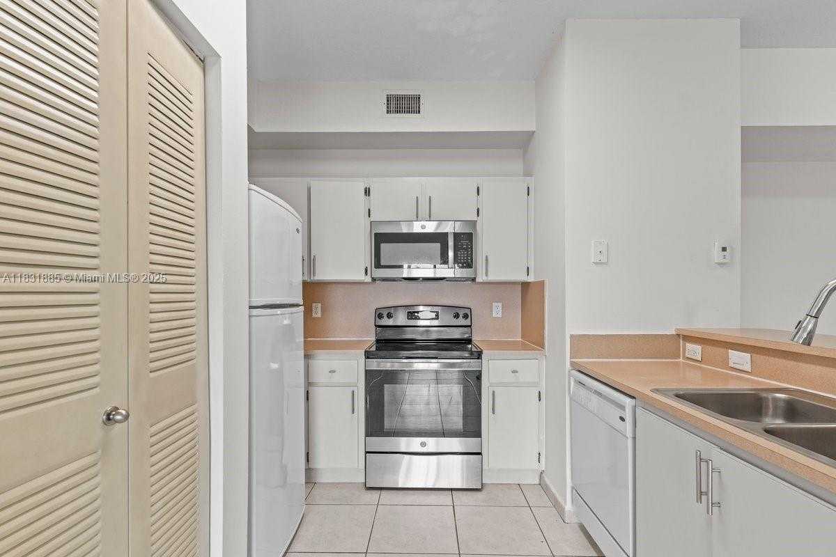Small Image of 7330 NORTH WEST 114TH AVE #307-5, Doral Number 3