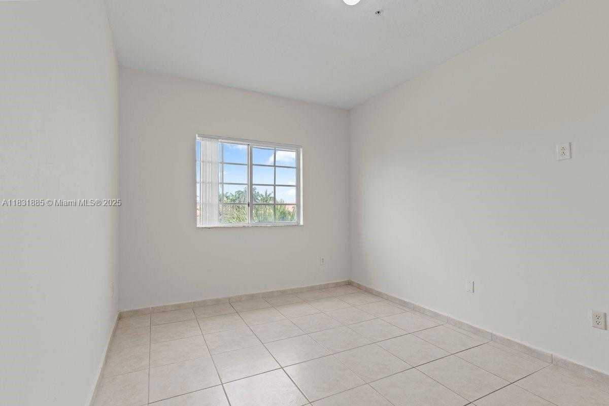Small Image of 7330 NORTH WEST 114TH AVE #307-5, Doral Number 4