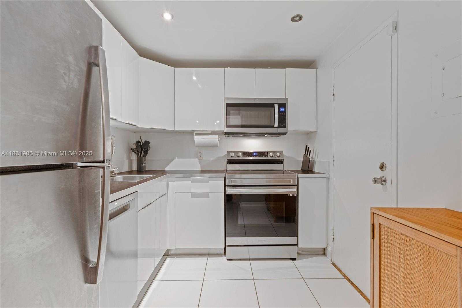Small Image of 800 WEST AVE #636, Miami Beach Number 7