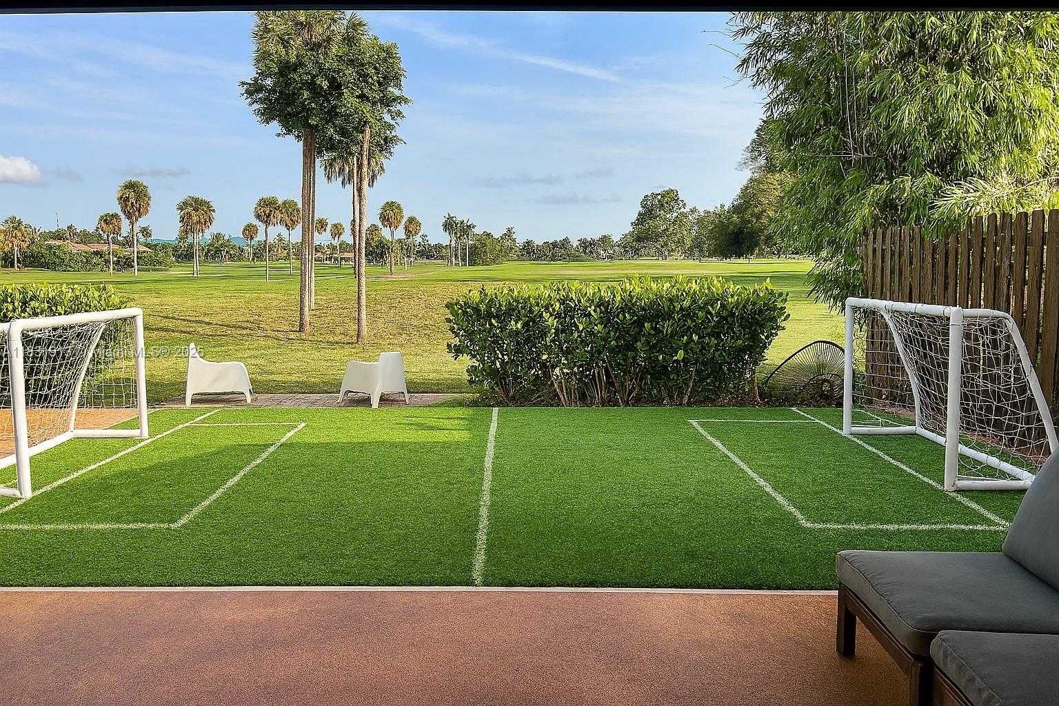 Small Image of 7441 BAY HILL DR #7441, Hialeah Number 12