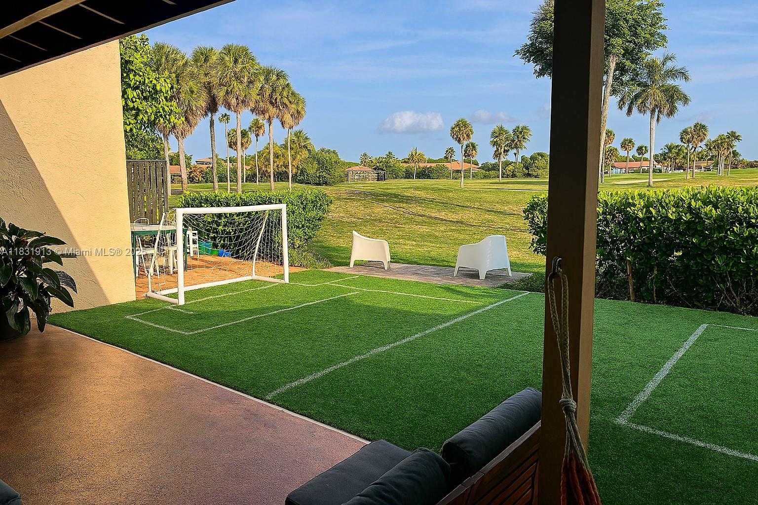 Small Image of 7441 BAY HILL DR #7441, Hialeah Number 15
