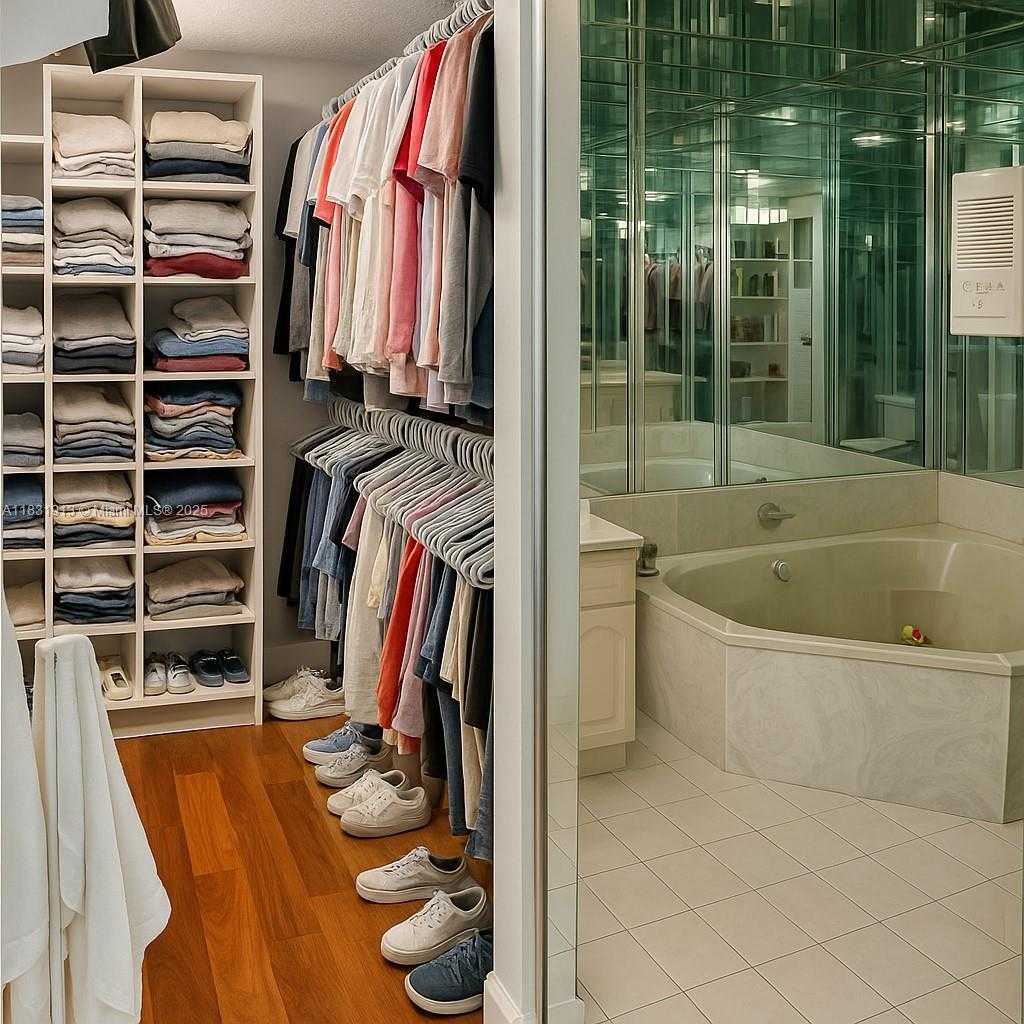 Small Image of 7441 BAY HILL DR #7441, Hialeah Number 21