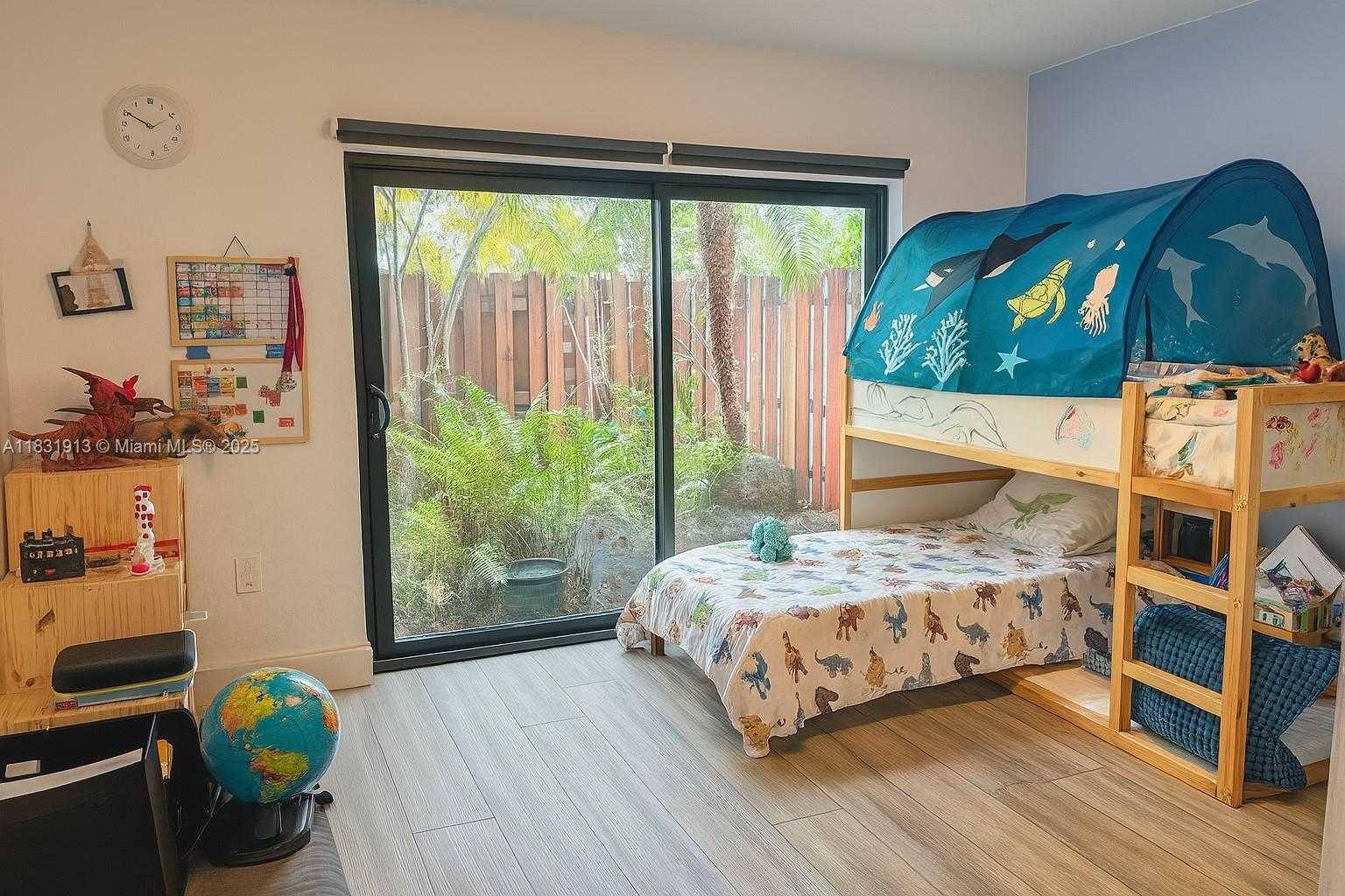 Small Image of 7441 BAY HILL DR #7441, Hialeah Number 22
