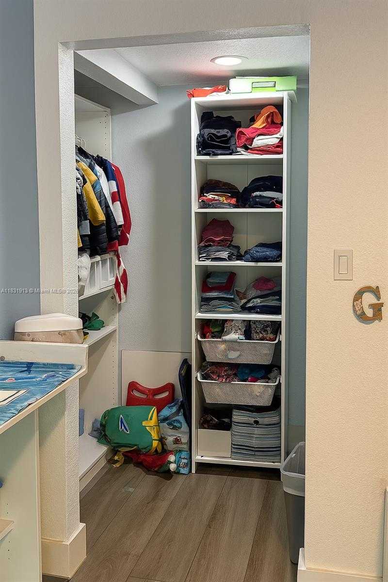 Small Image of 7441 BAY HILL DR #7441, Hialeah Number 24