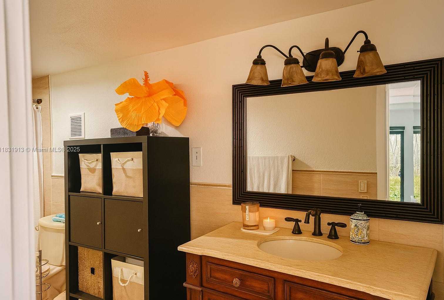 Small Image of 7441 BAY HILL DR #7441, Hialeah Number 26