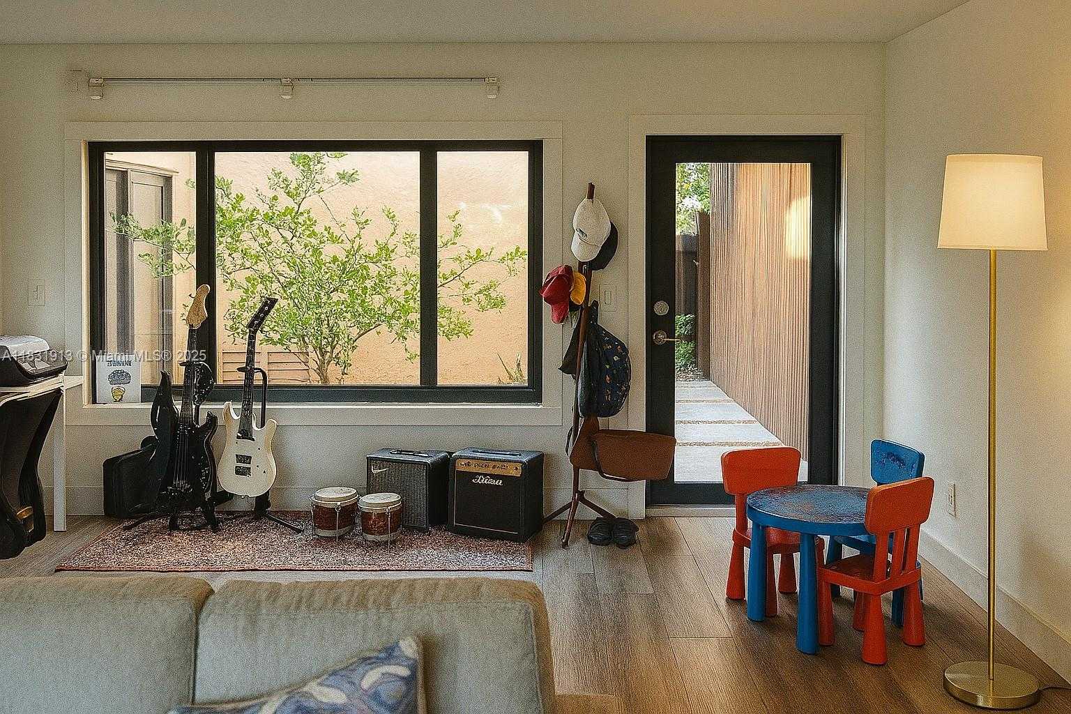 Small Image of 7441 BAY HILL DR #7441, Hialeah Number 8
