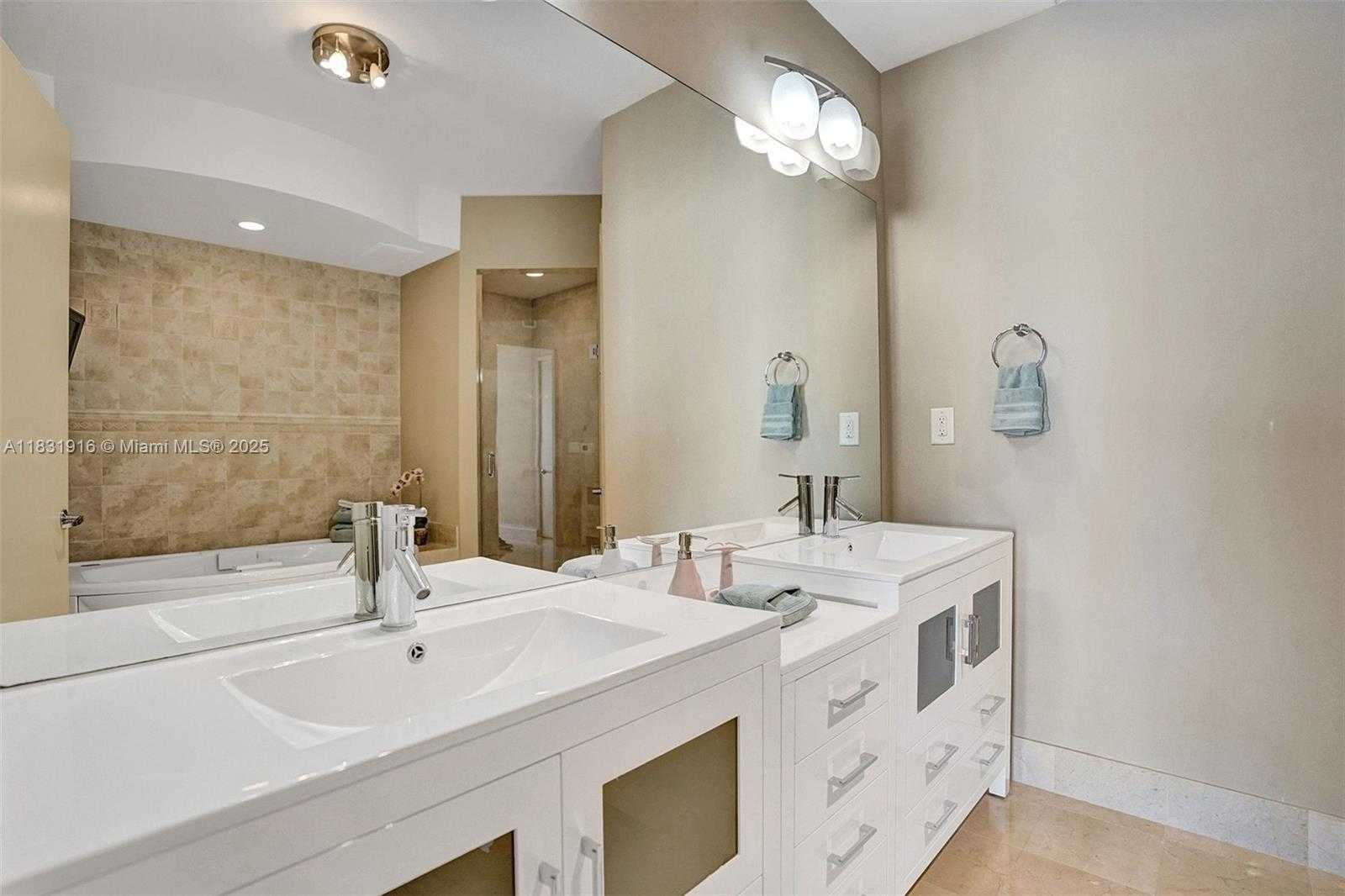 Small Image of 18101 COLLINS AVE #4206, Sunny Isles Beach Number 21