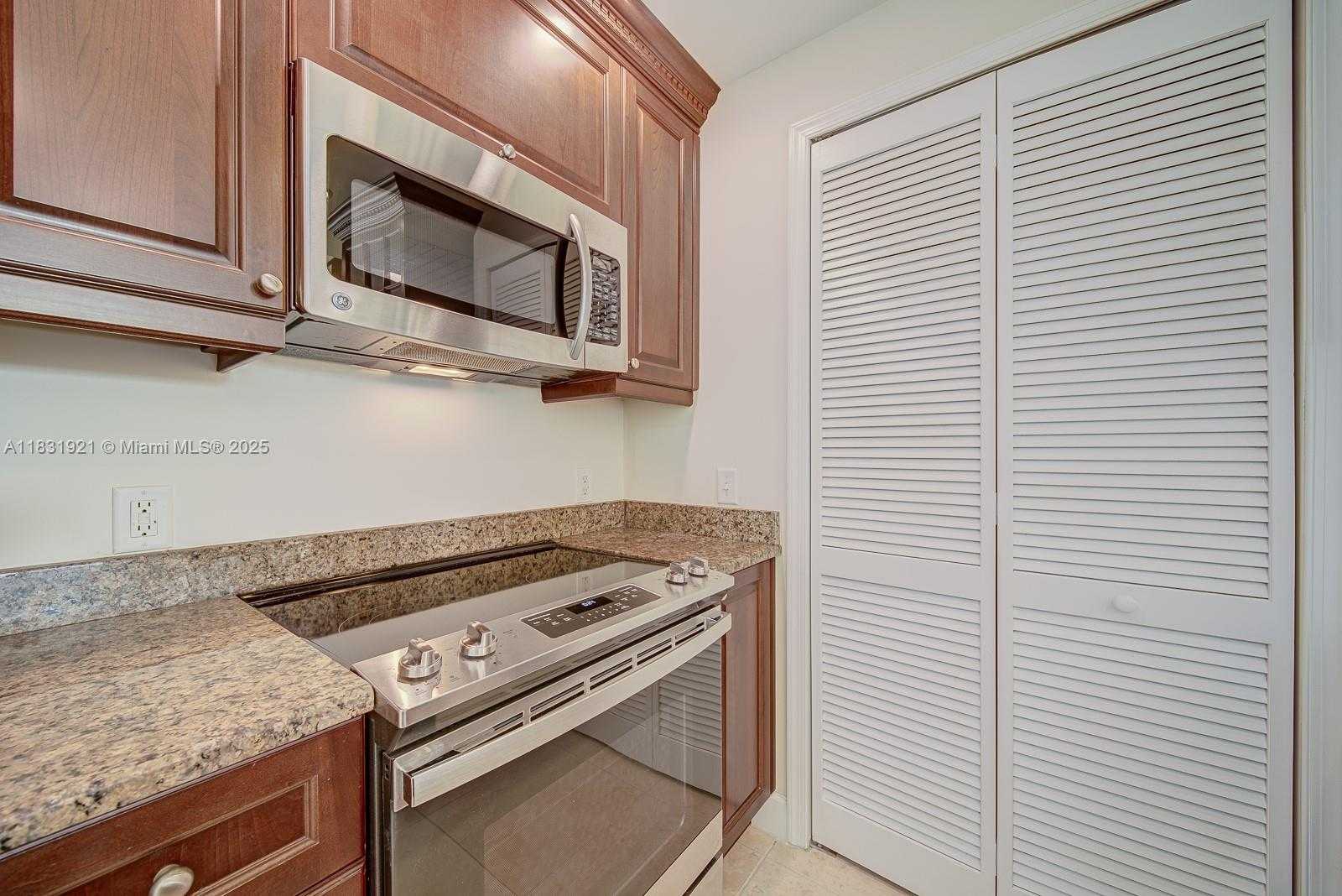 Small Image of 100 ANDALUSIA AVE #608, Coral Gables Number 14