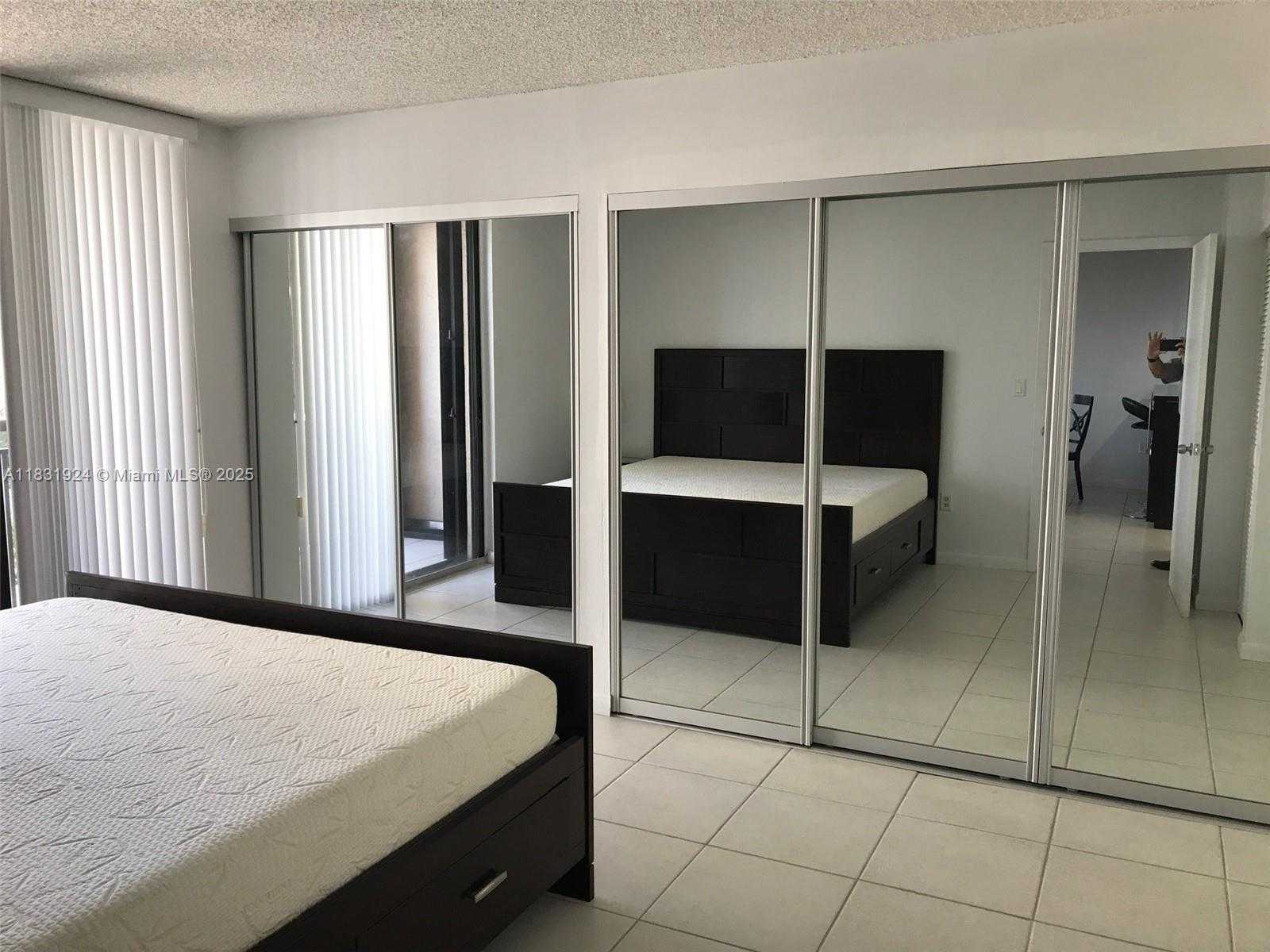Small Image of 540 BRICKELL KEY DR #1002, Miami Number 9
