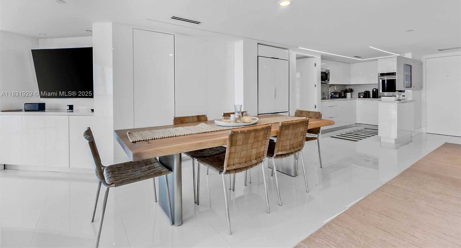 Small Image of 6301 COLLINS AVE #2103, Miami Beach Number 13