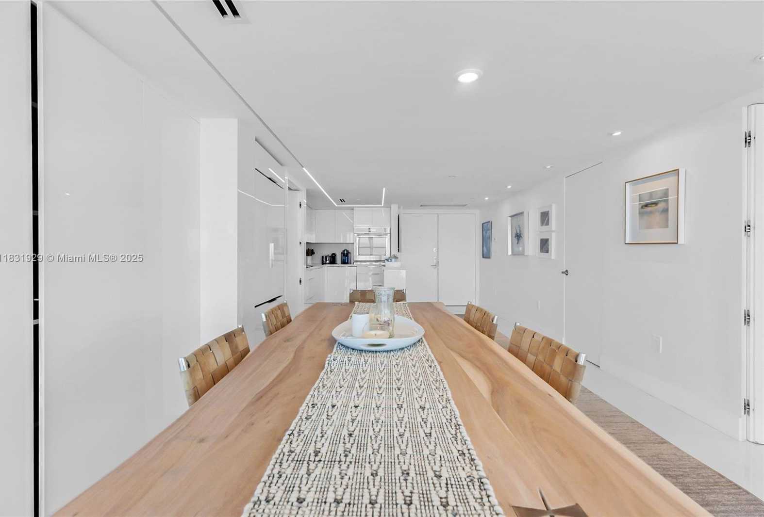 Small Image of 6301 COLLINS AVE #2103, Miami Beach Number 14