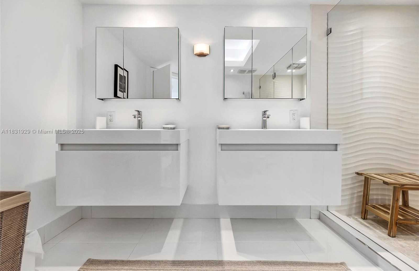 Small Image of 6301 COLLINS AVE #2103, Miami Beach Number 19