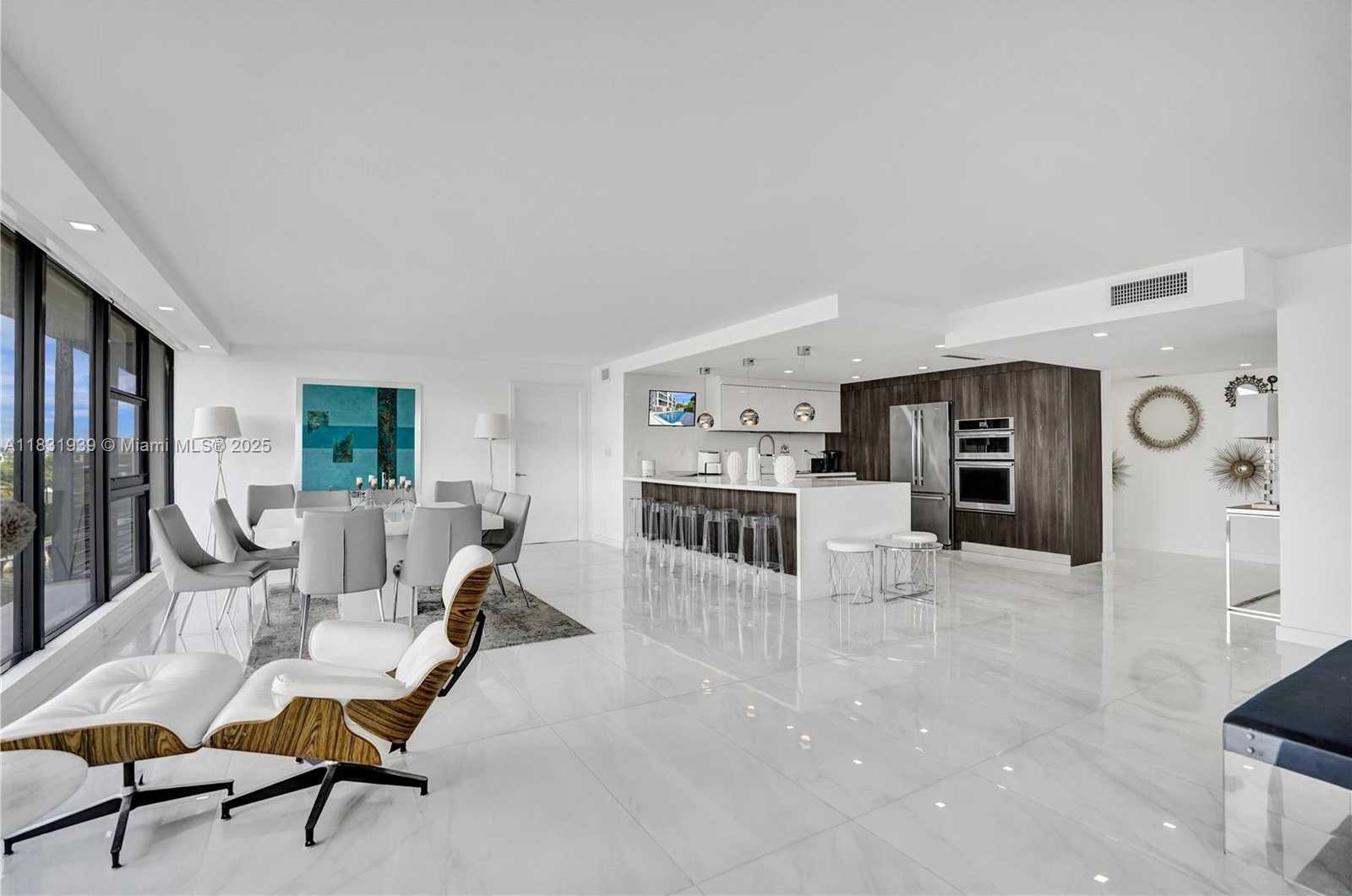 Small Image of 900 Spanish River Blvd, Boca Raton, FL 33431, USA Number 10