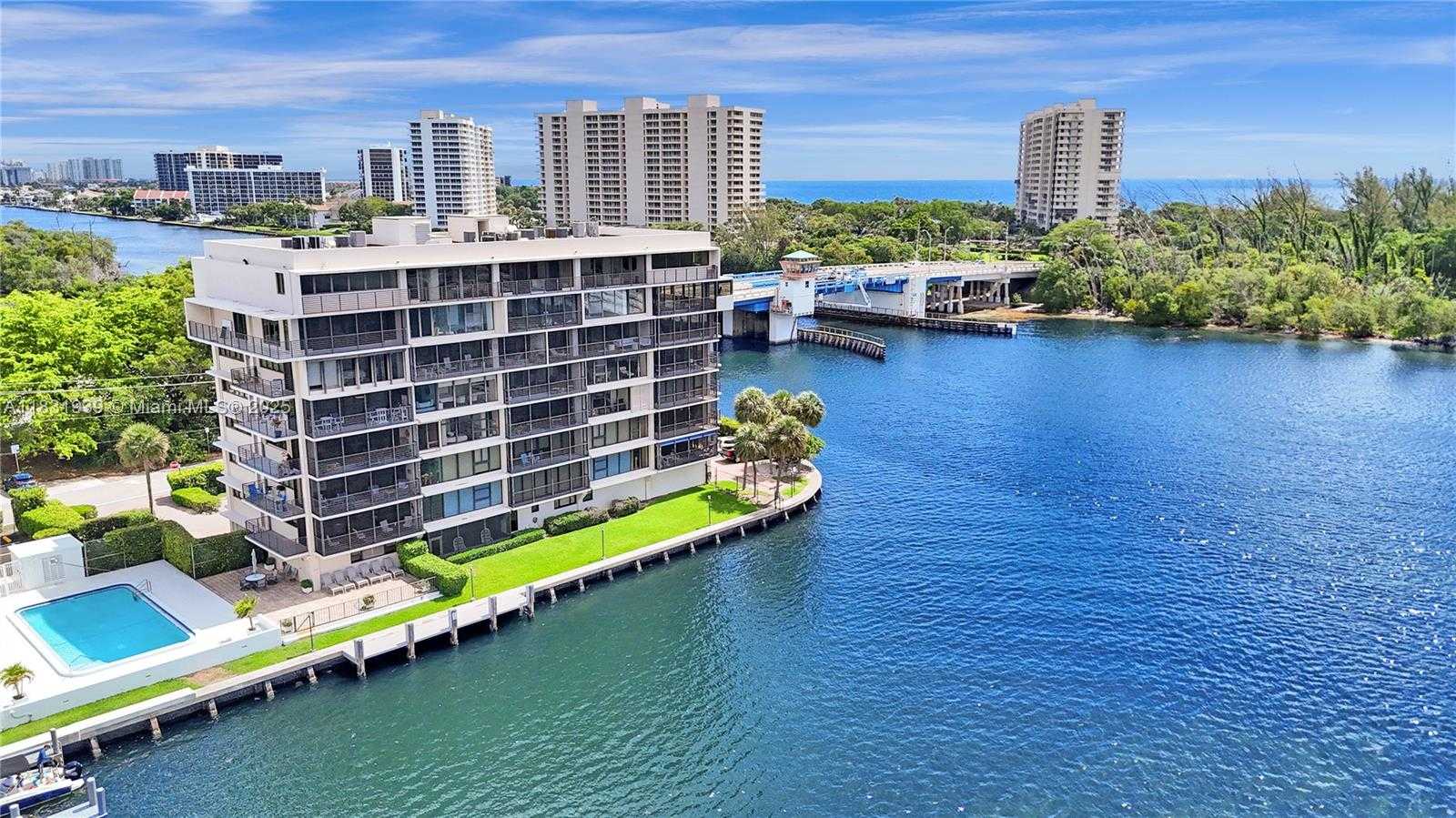 Small Image of 900 Spanish River Blvd, Boca Raton, FL 33431, USA Number 2