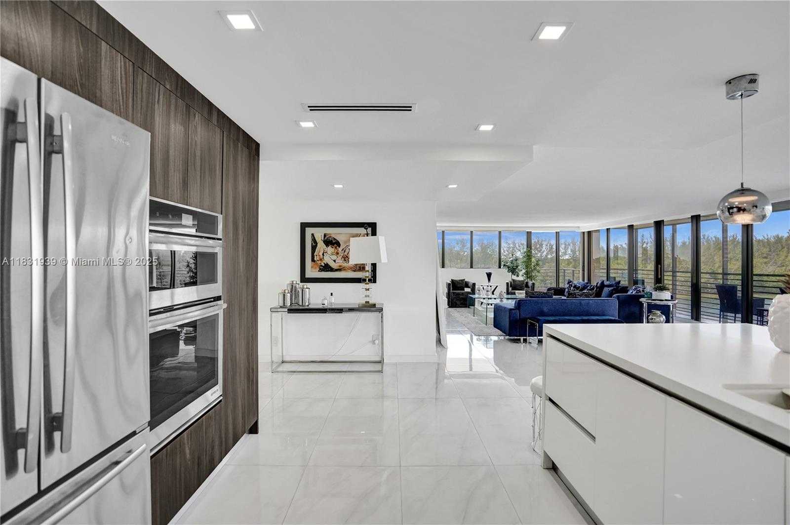 Small Image of 900 Spanish River Blvd, Boca Raton, FL 33431, USA Number 22