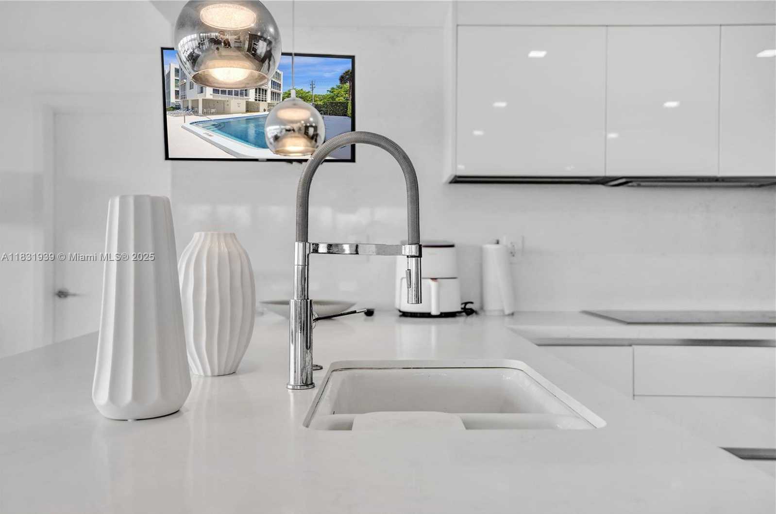 Small Image of 900 Spanish River Blvd, Boca Raton, FL 33431, USA Number 24