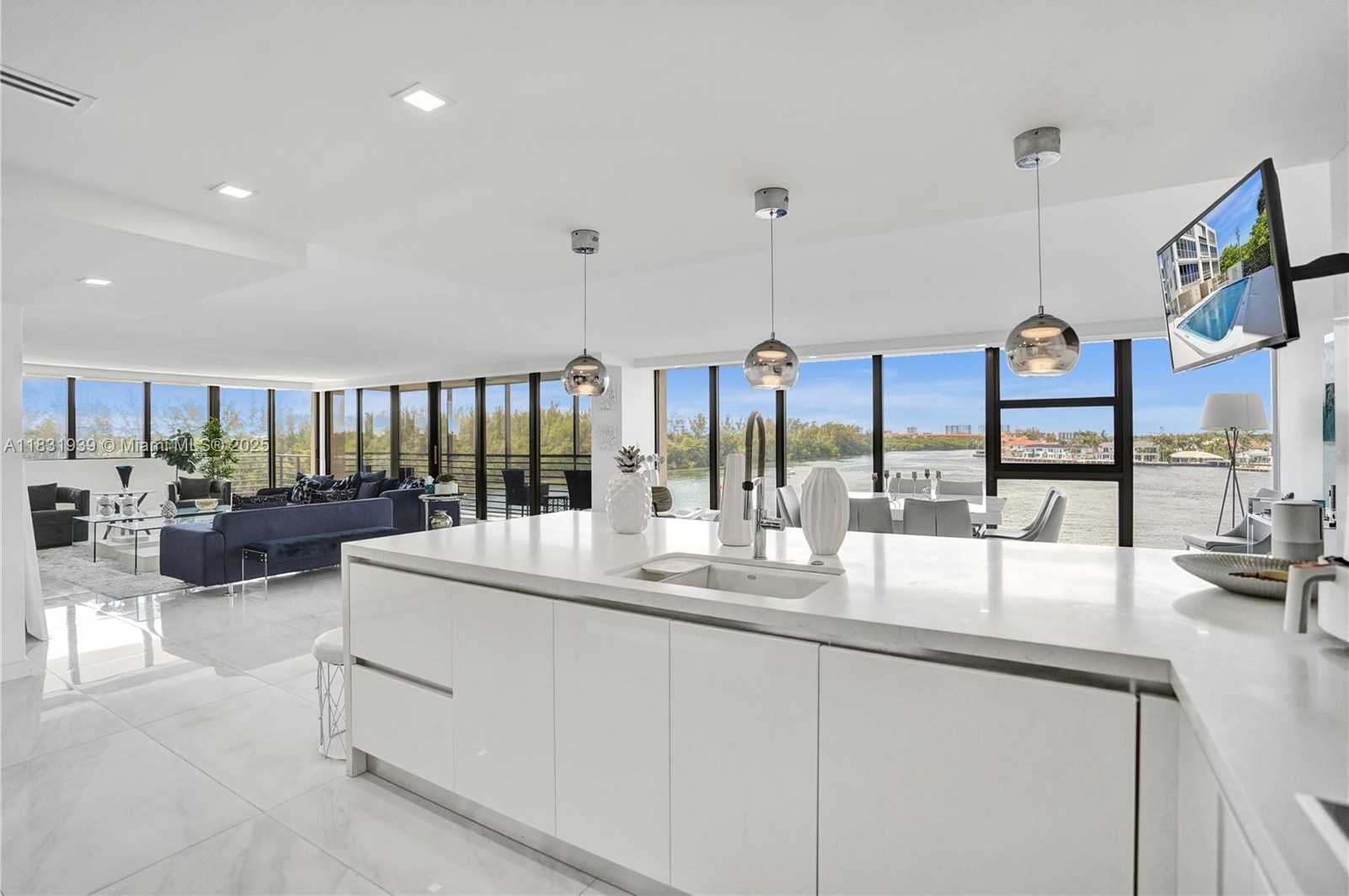 Small Image of 900 Spanish River Blvd, Boca Raton, FL 33431, USA Number 27