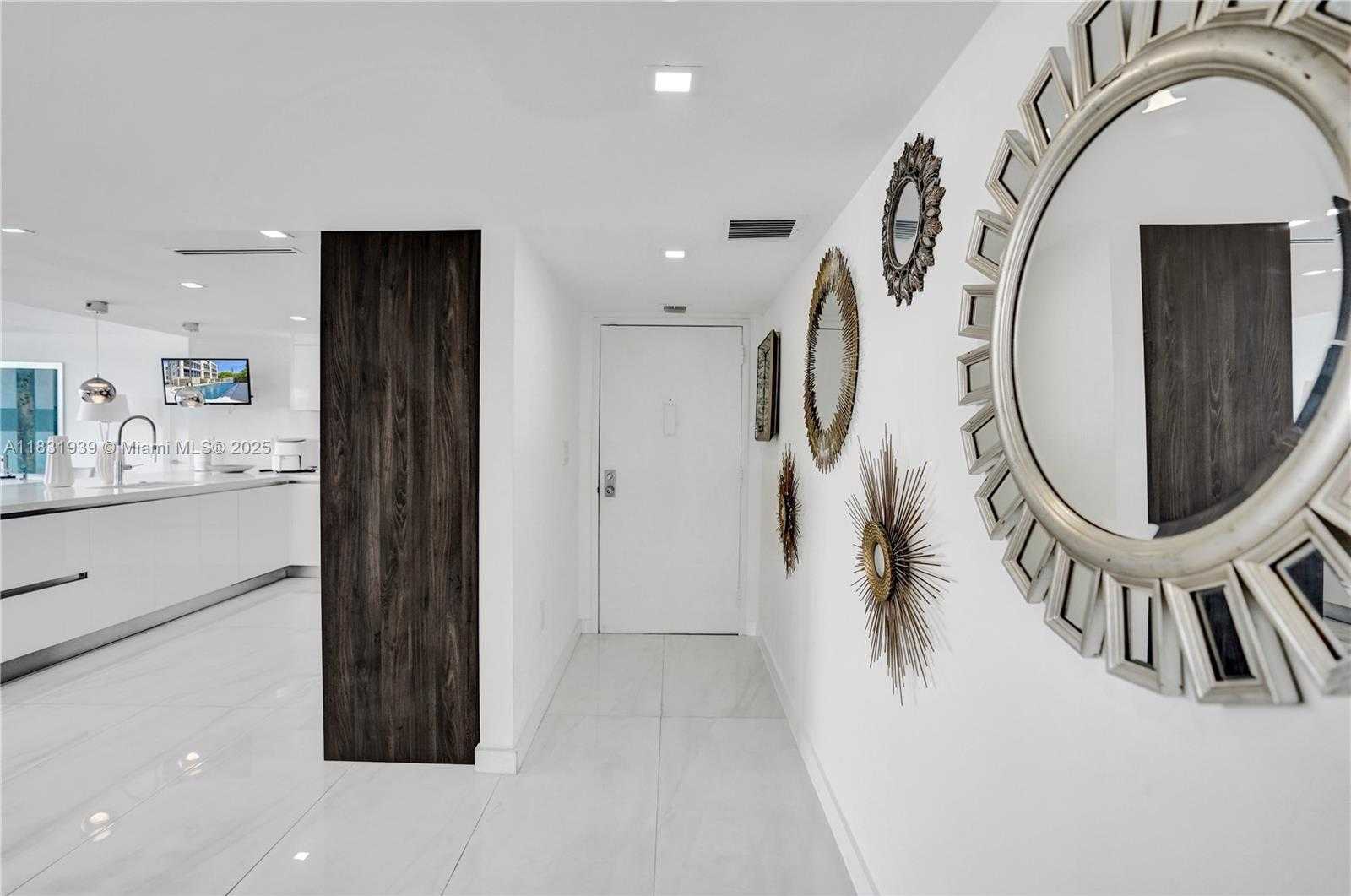 Small Image of 900 Spanish River Blvd, Boca Raton, FL 33431, USA Number 28