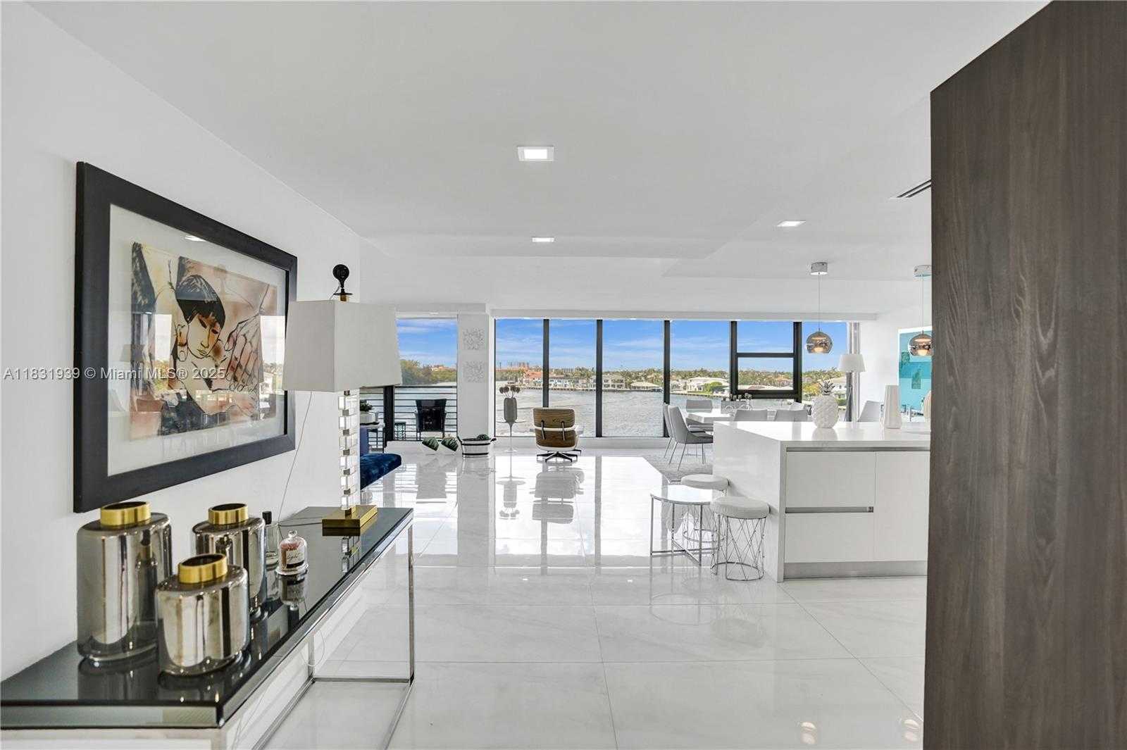 Small Image of 900 Spanish River Blvd, Boca Raton, FL 33431, USA Number 30