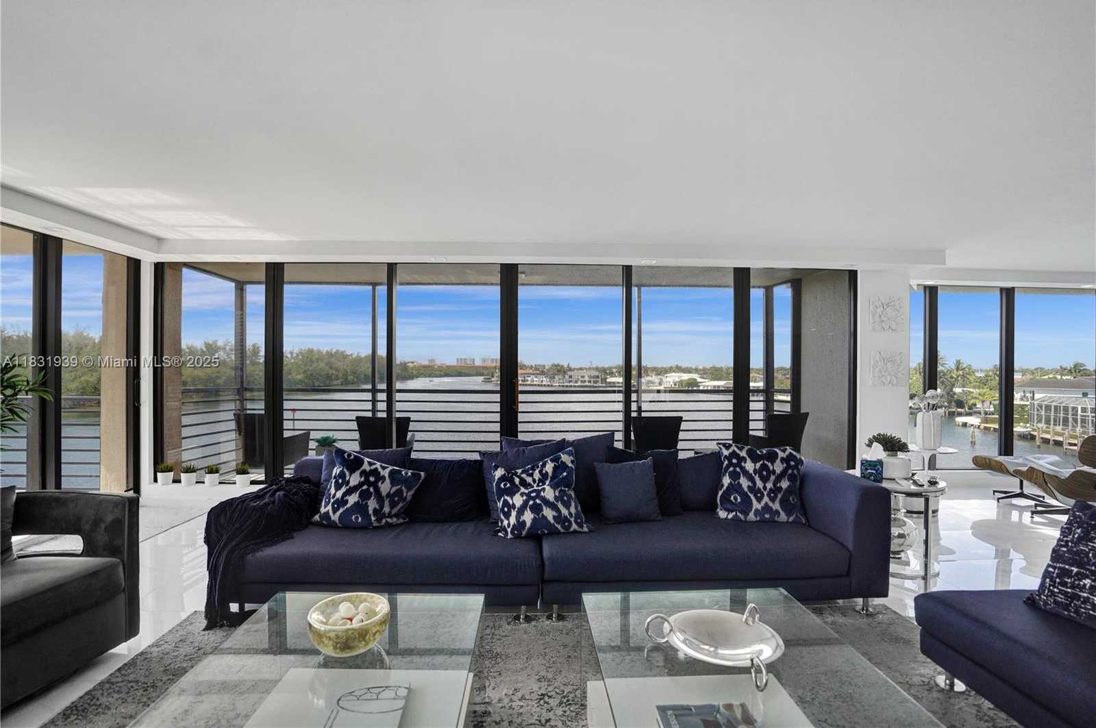 Small Image of 900 Spanish River Blvd, Boca Raton, FL 33431, USA Number 4
