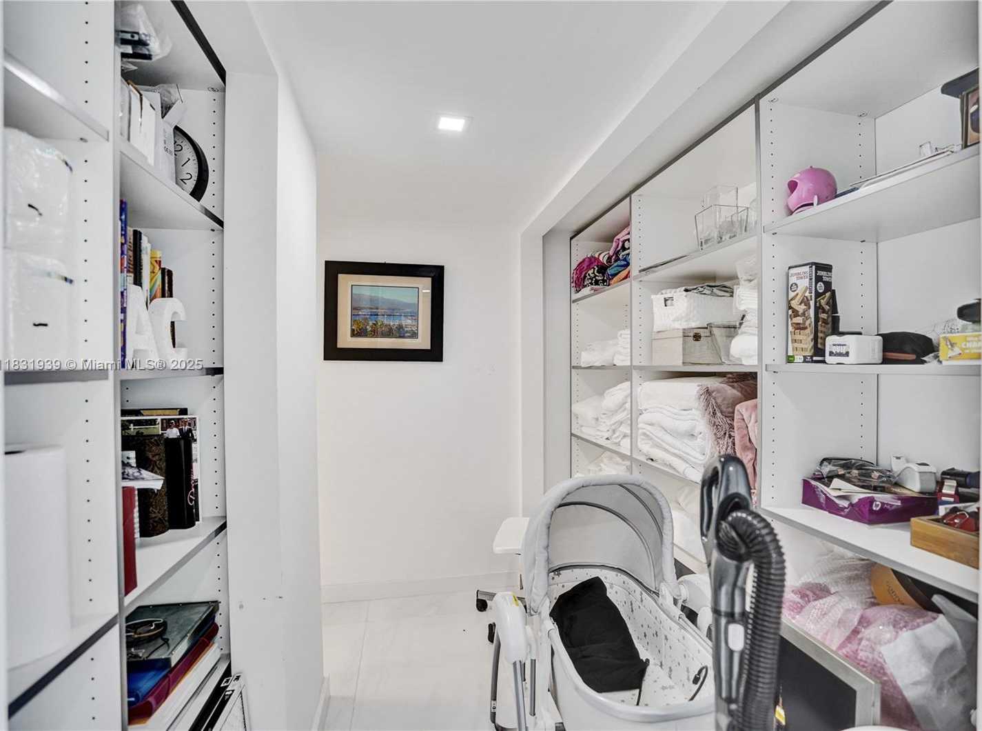 Small Image of 900 Spanish River Blvd, Boca Raton, FL 33431, USA Number 42