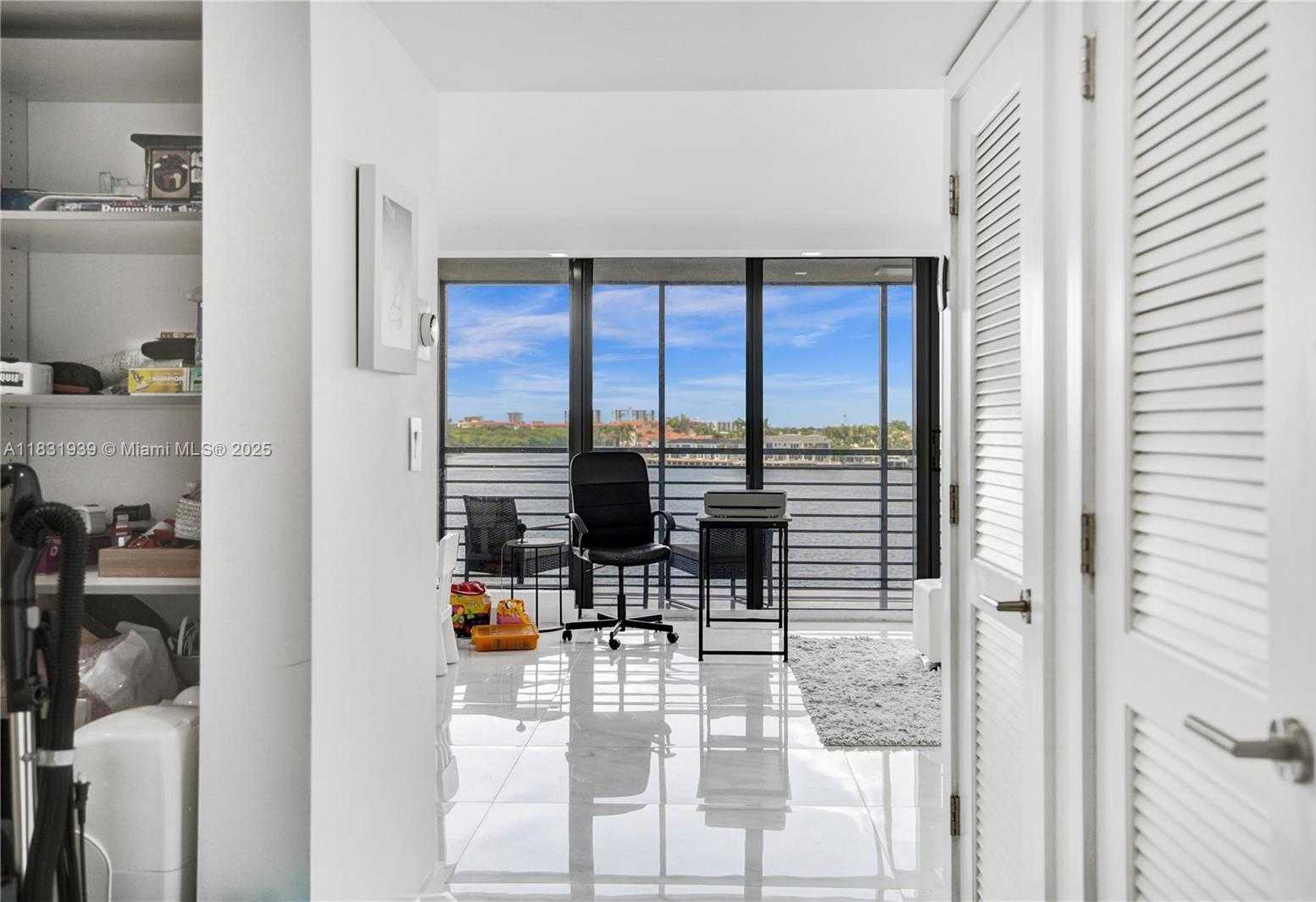Small Image of 900 Spanish River Blvd, Boca Raton, FL 33431, USA Number 44