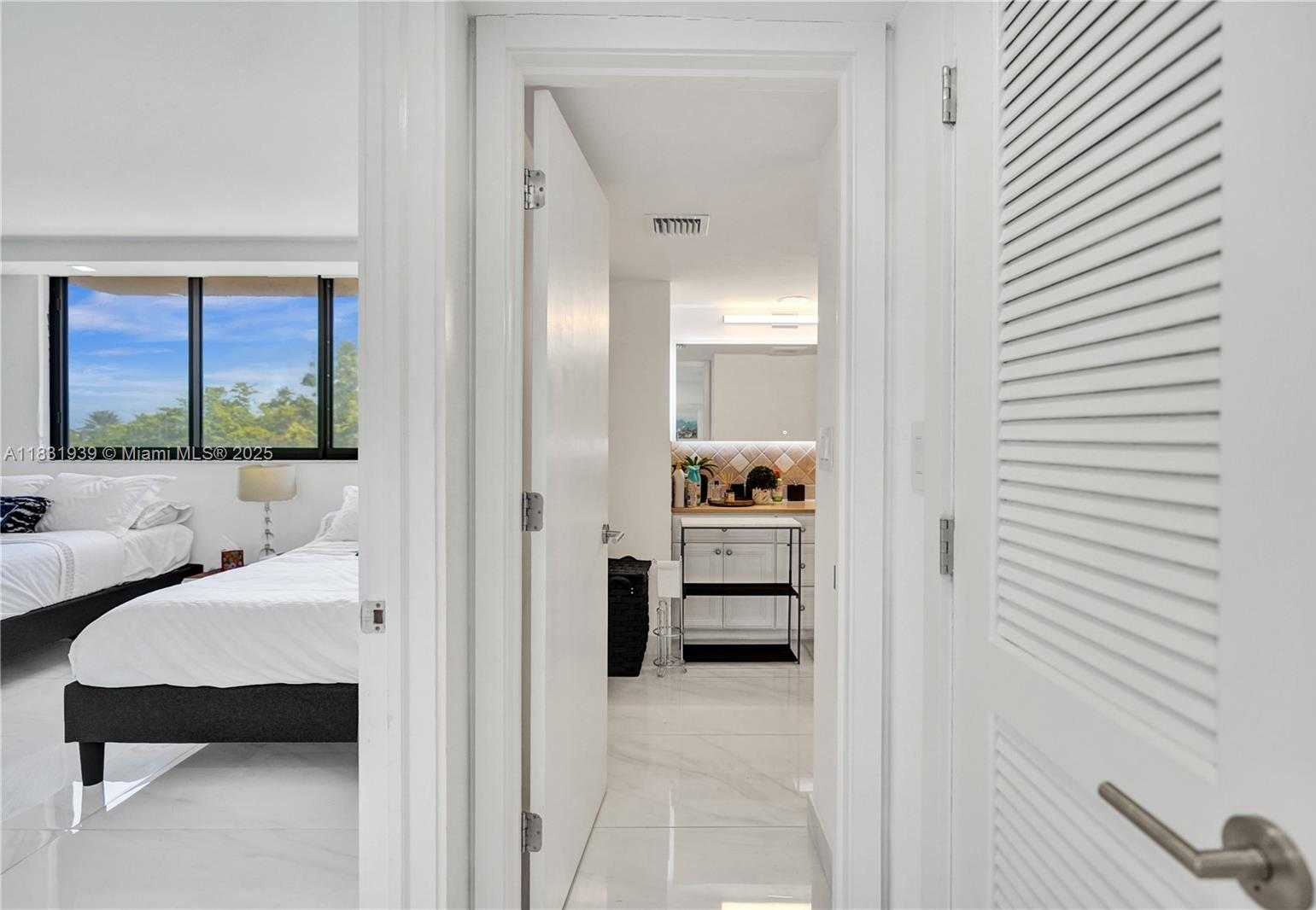 Small Image of 900 Spanish River Blvd, Boca Raton, FL 33431, USA Number 49