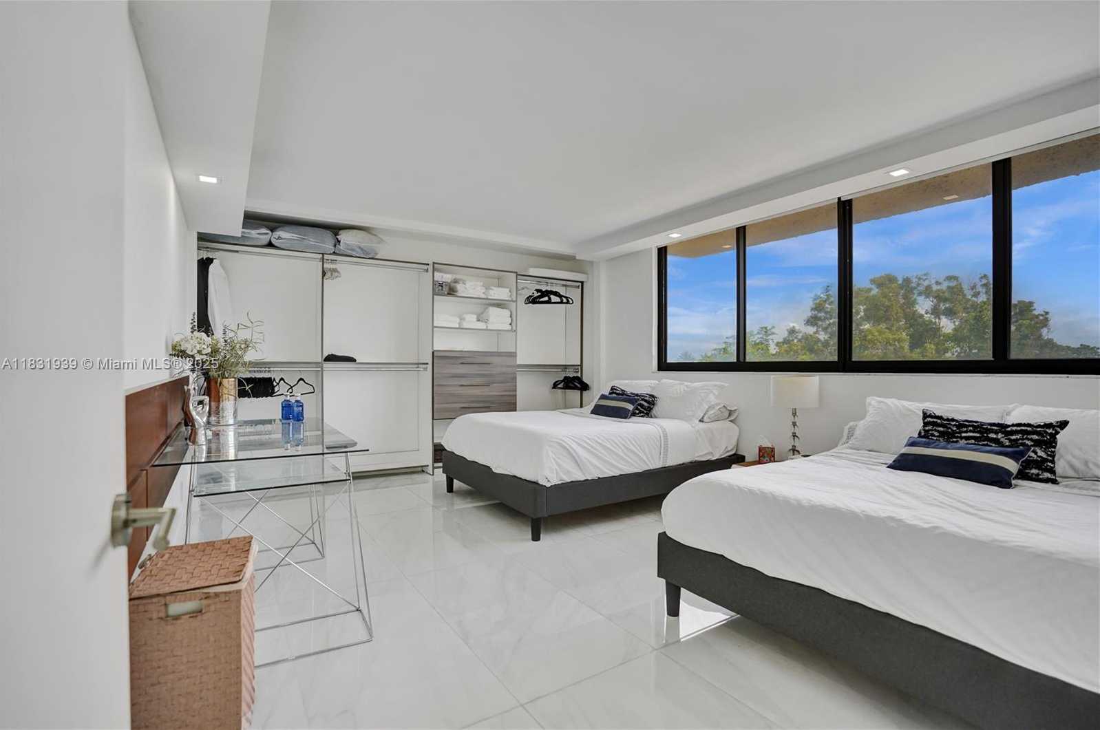 Small Image of 900 Spanish River Blvd, Boca Raton, FL 33431, USA Number 51