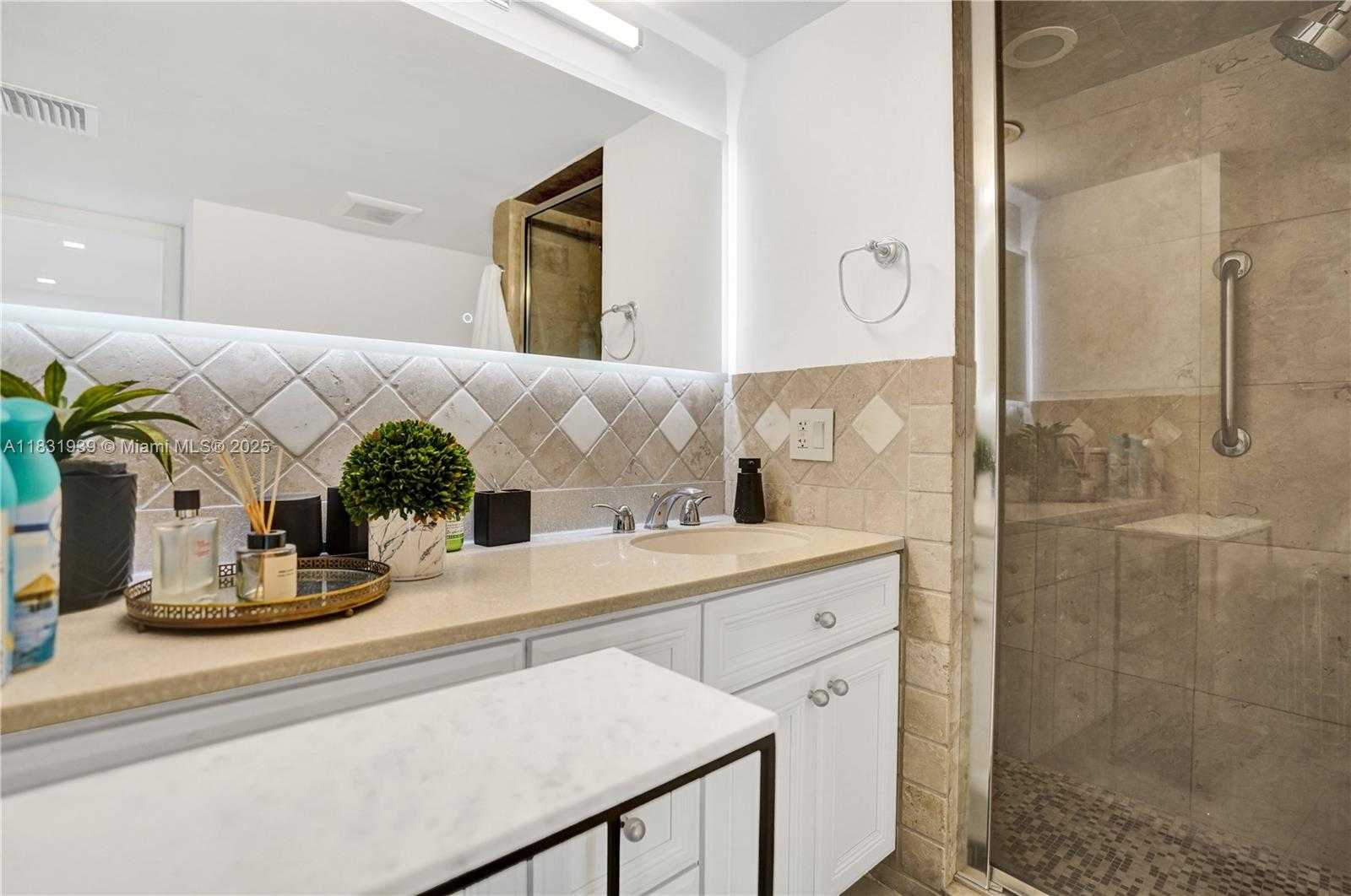 Small Image of 900 Spanish River Blvd, Boca Raton, FL 33431, USA Number 58