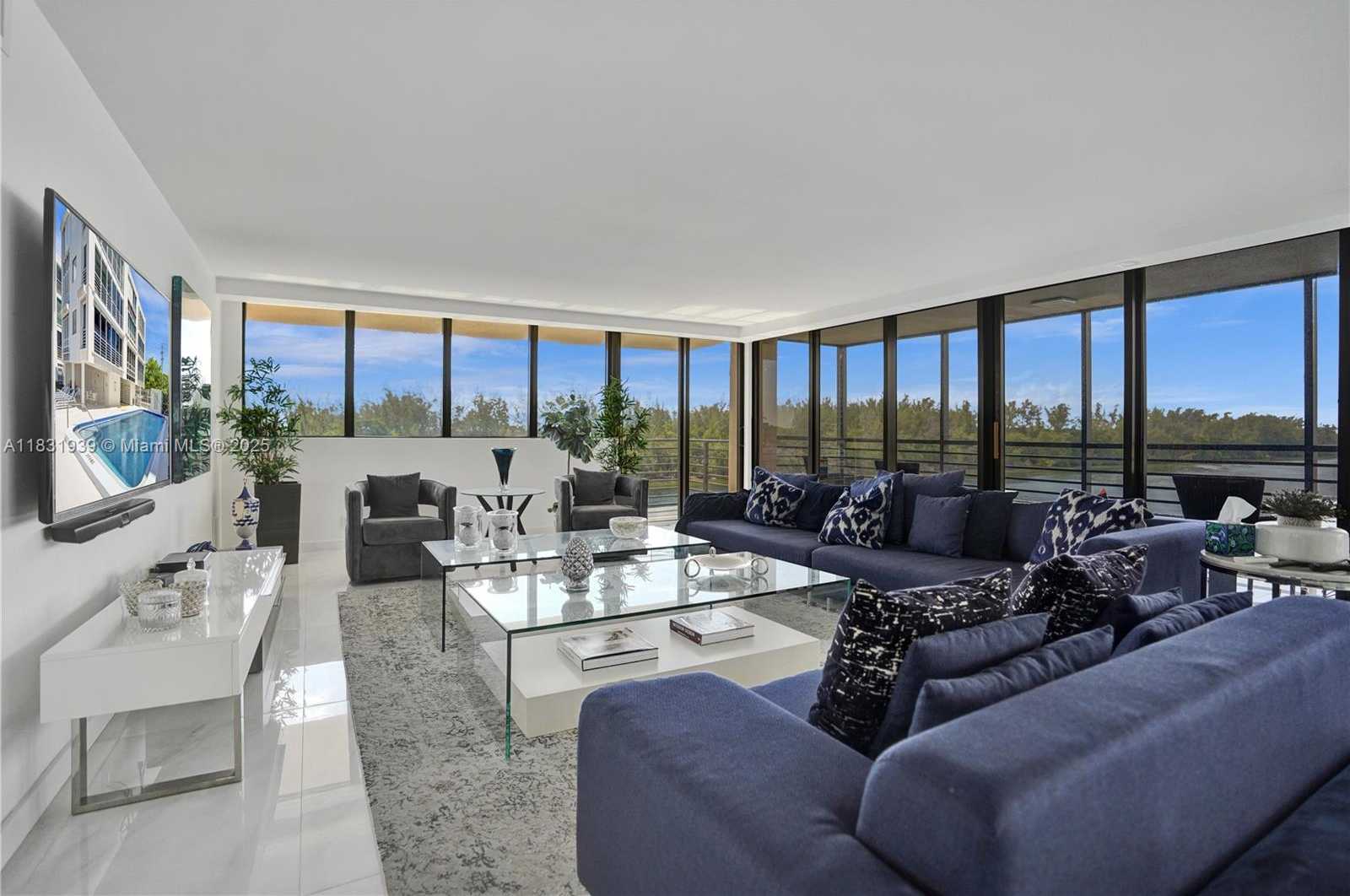 Small Image of 900 Spanish River Blvd, Boca Raton, FL 33431, USA Number 6
