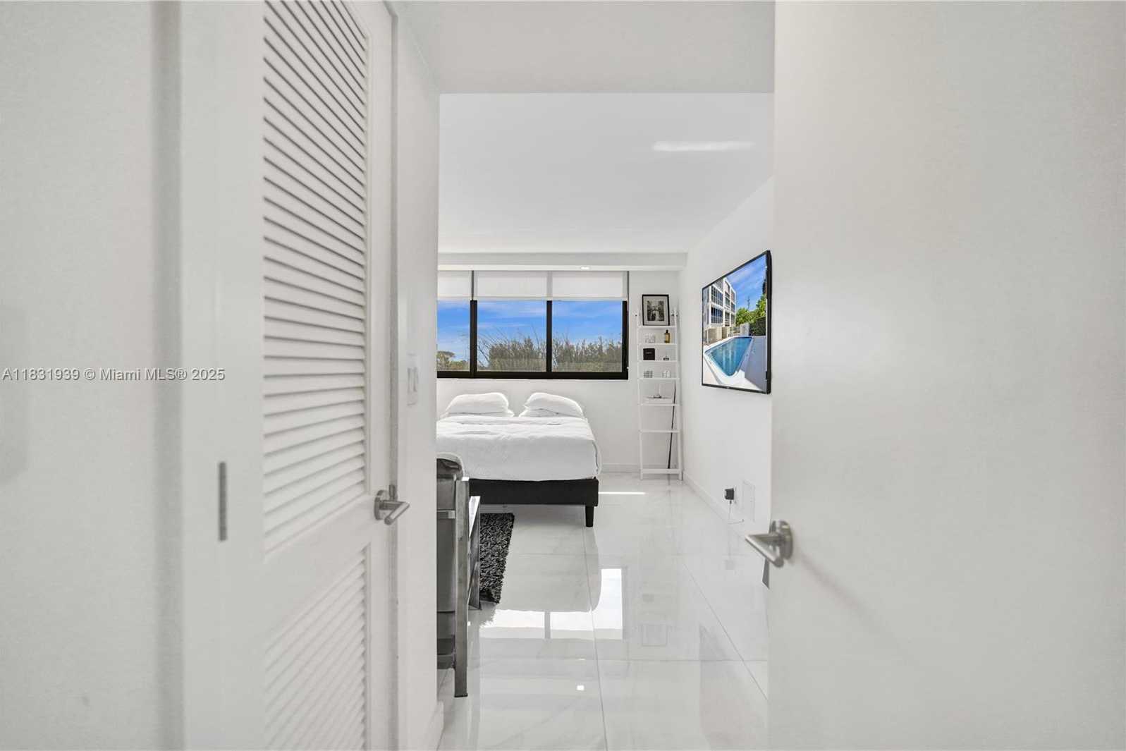 Small Image of 900 Spanish River Blvd, Boca Raton, FL 33431, USA Number 60