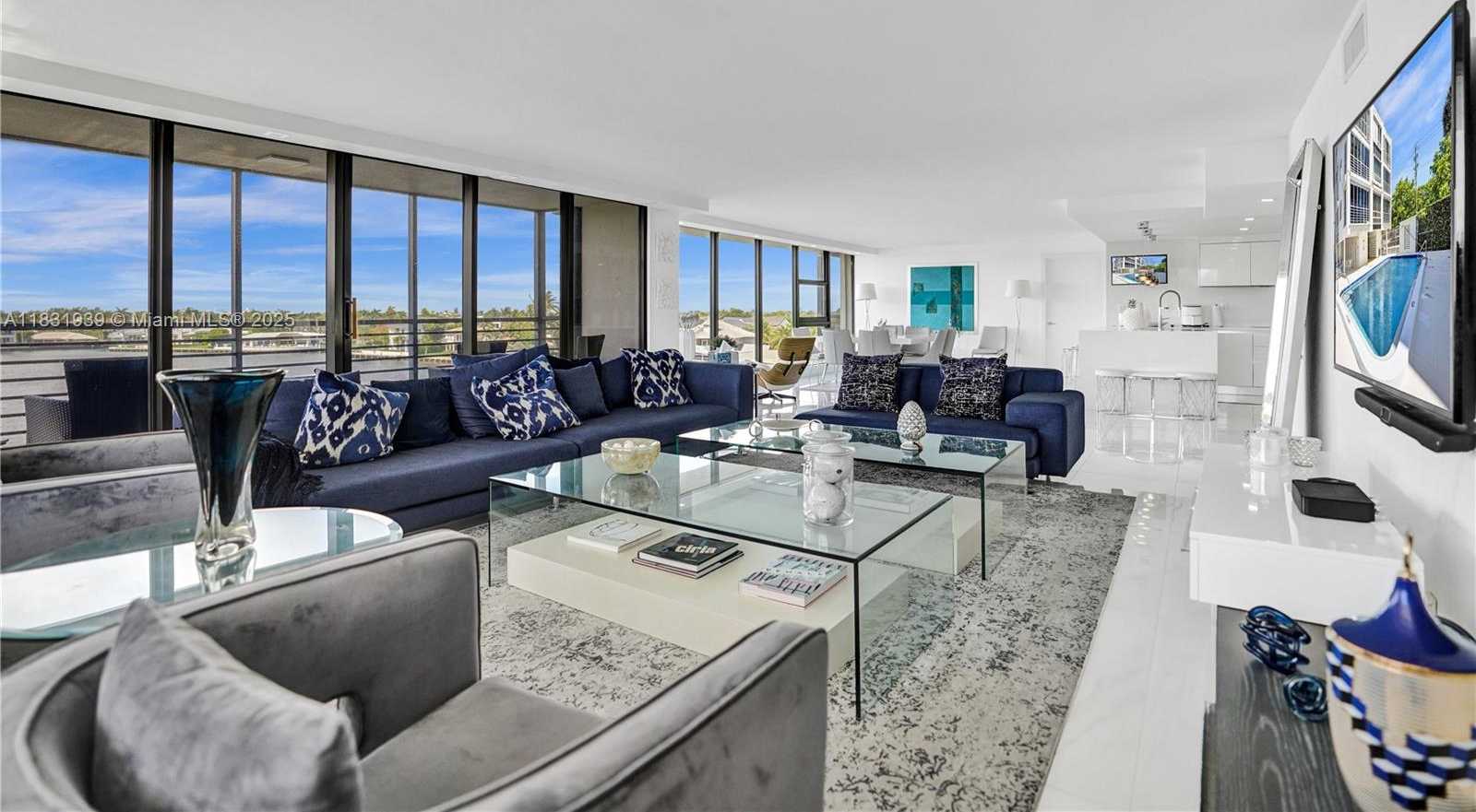 Small Image of 900 Spanish River Blvd, Boca Raton, FL 33431, USA Number 7