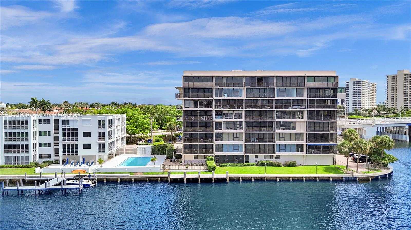 Small Image of 900 Spanish River Blvd, Boca Raton, FL 33431, USA Number 71