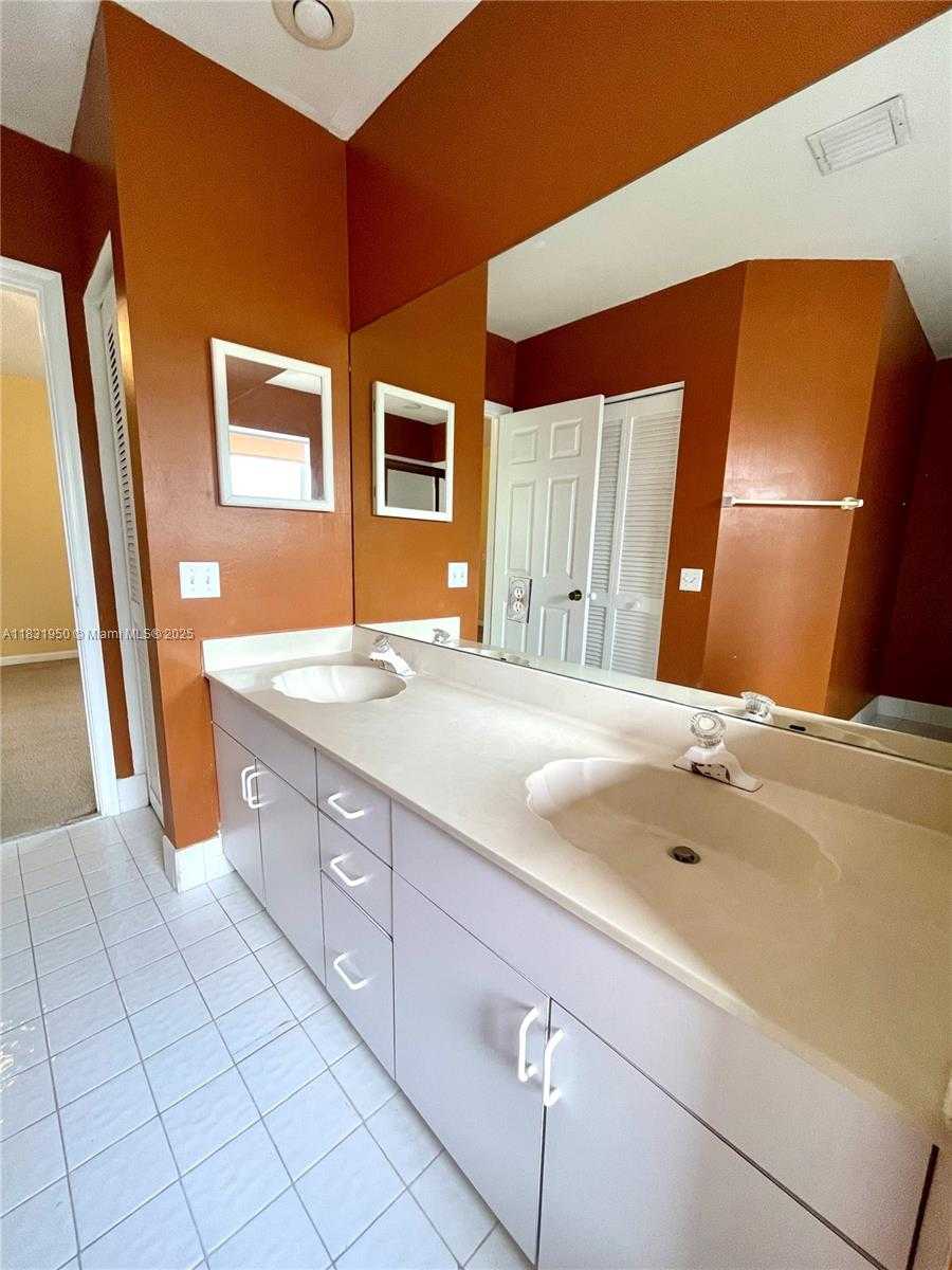Small Image of 160 NORTH WEST 97TH TER, Coral Springs Number 31