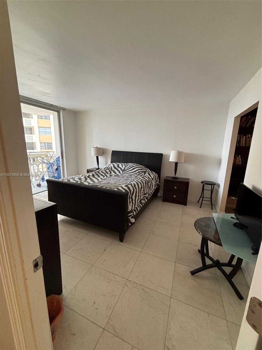 Small Image of 1817 SOUTH OCEAN DR #426, Hallandale Beach Number 12