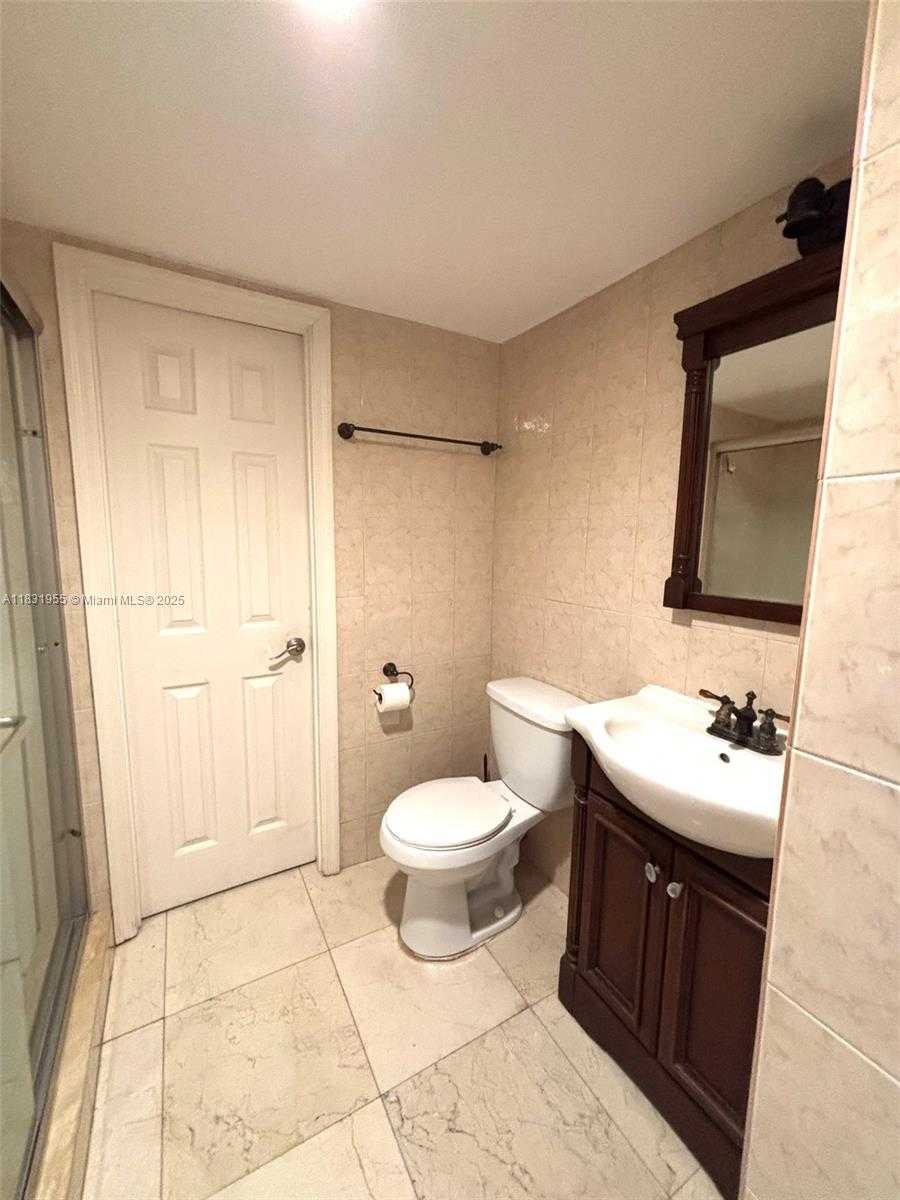 Small Image of 1817 SOUTH OCEAN DR #426, Hallandale Beach Number 14