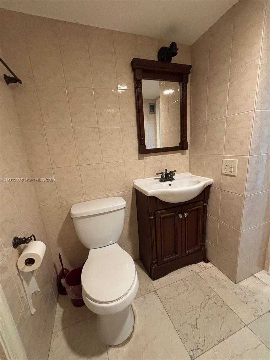 Small Image of 1817 SOUTH OCEAN DR #426, Hallandale Beach Number 18