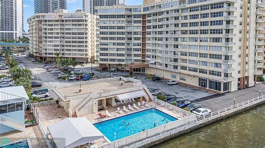 Small Image of 1817 SOUTH OCEAN DR #426, Hallandale Beach Number 2