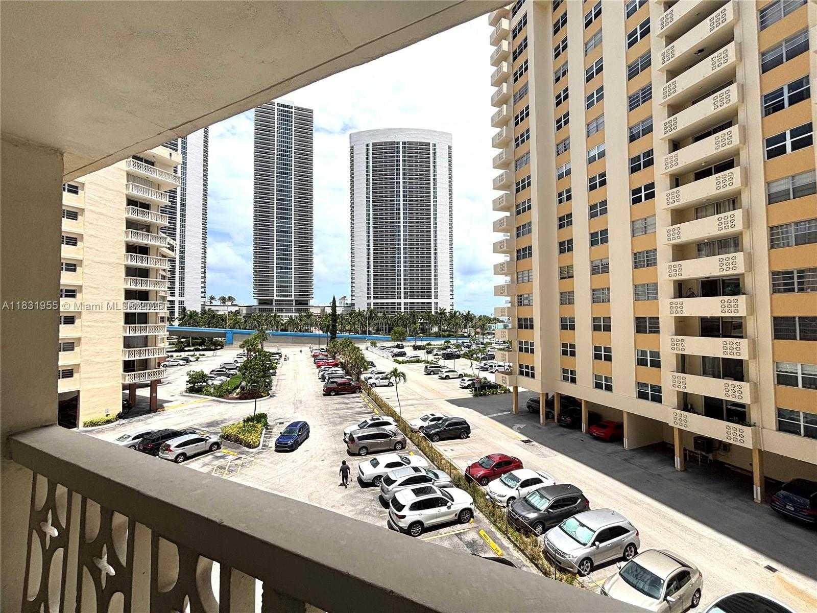 Small Image of 1817 SOUTH OCEAN DR #426, Hallandale Beach Number 7