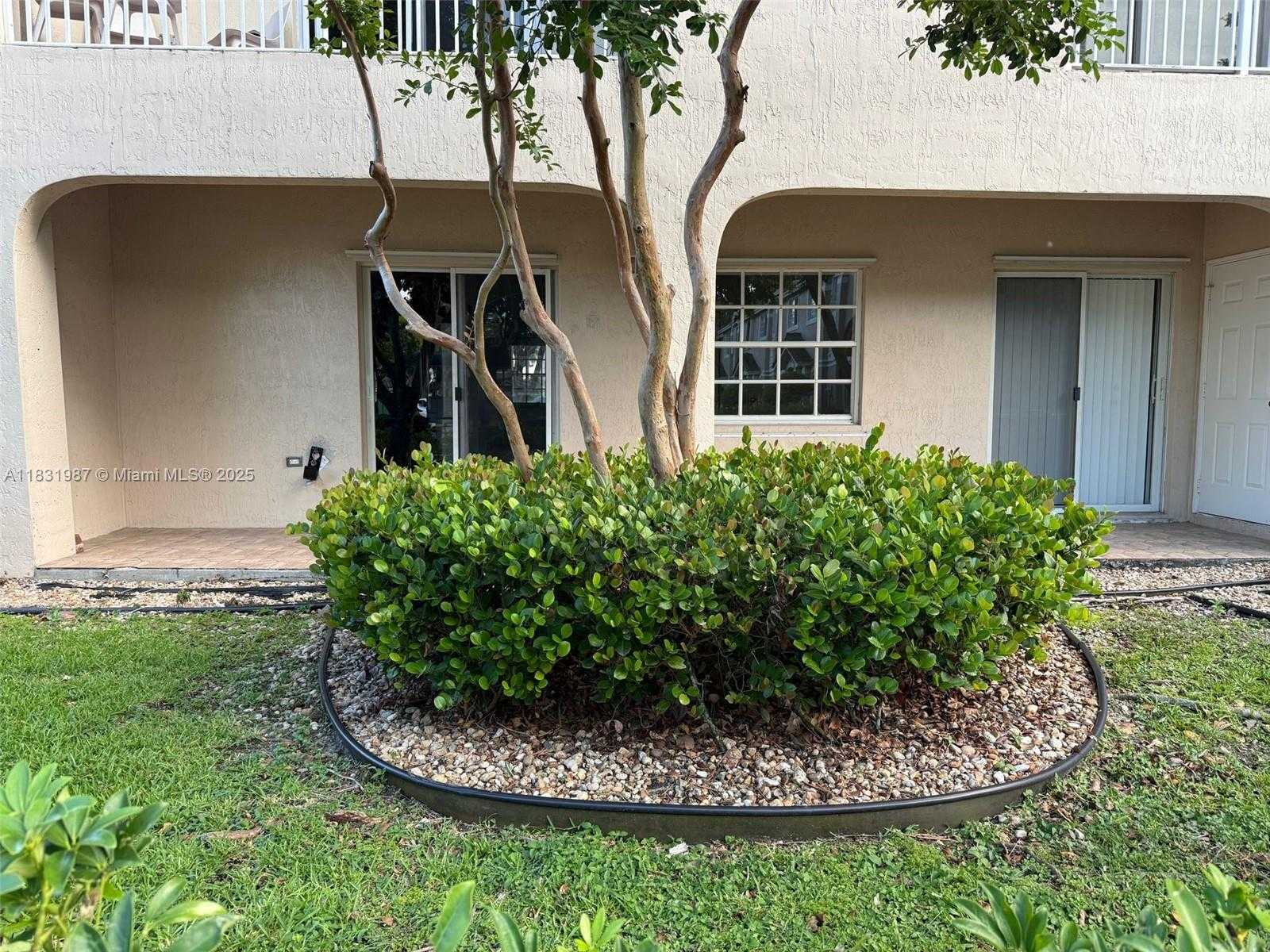 Small Image of 5660 NORTH WEST 115TH CT #106, Doral Number 3