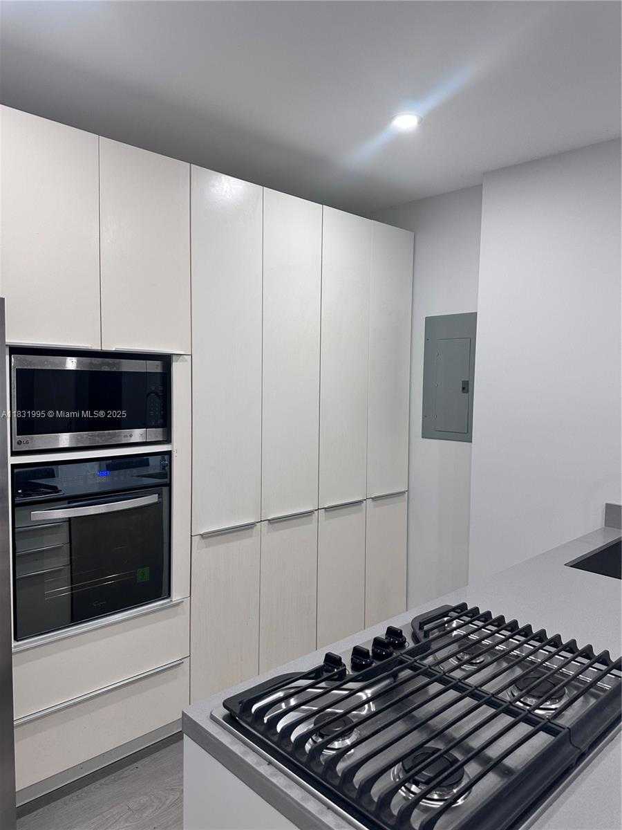 Small Image of 1560 JEFFERSON AVE #3, Miami Beach Number 2