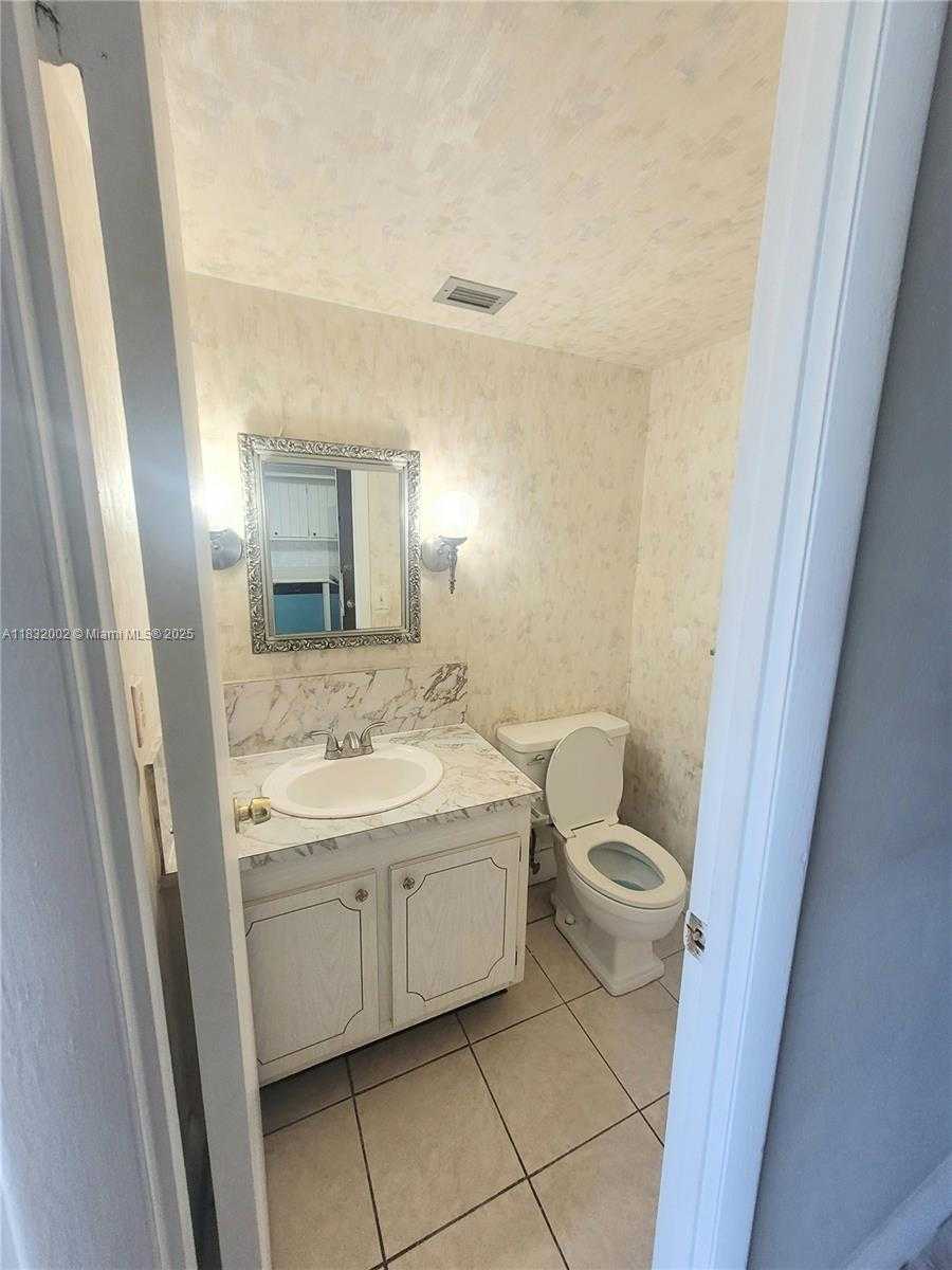 Small Image of 2025 NORTH EAST 164TH ST #319, North Miami Beach Number 12