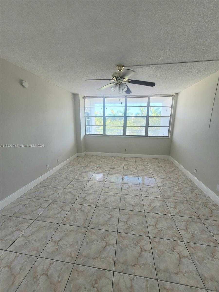 Small Image of 2025 NORTH EAST 164TH ST #319, North Miami Beach Number 2
