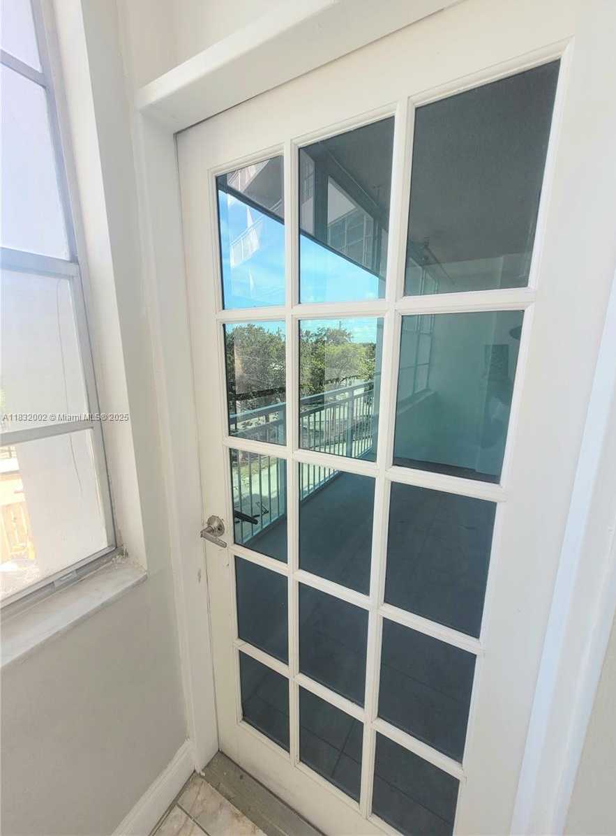 Small Image of 2025 NORTH EAST 164TH ST #319, North Miami Beach Number 3