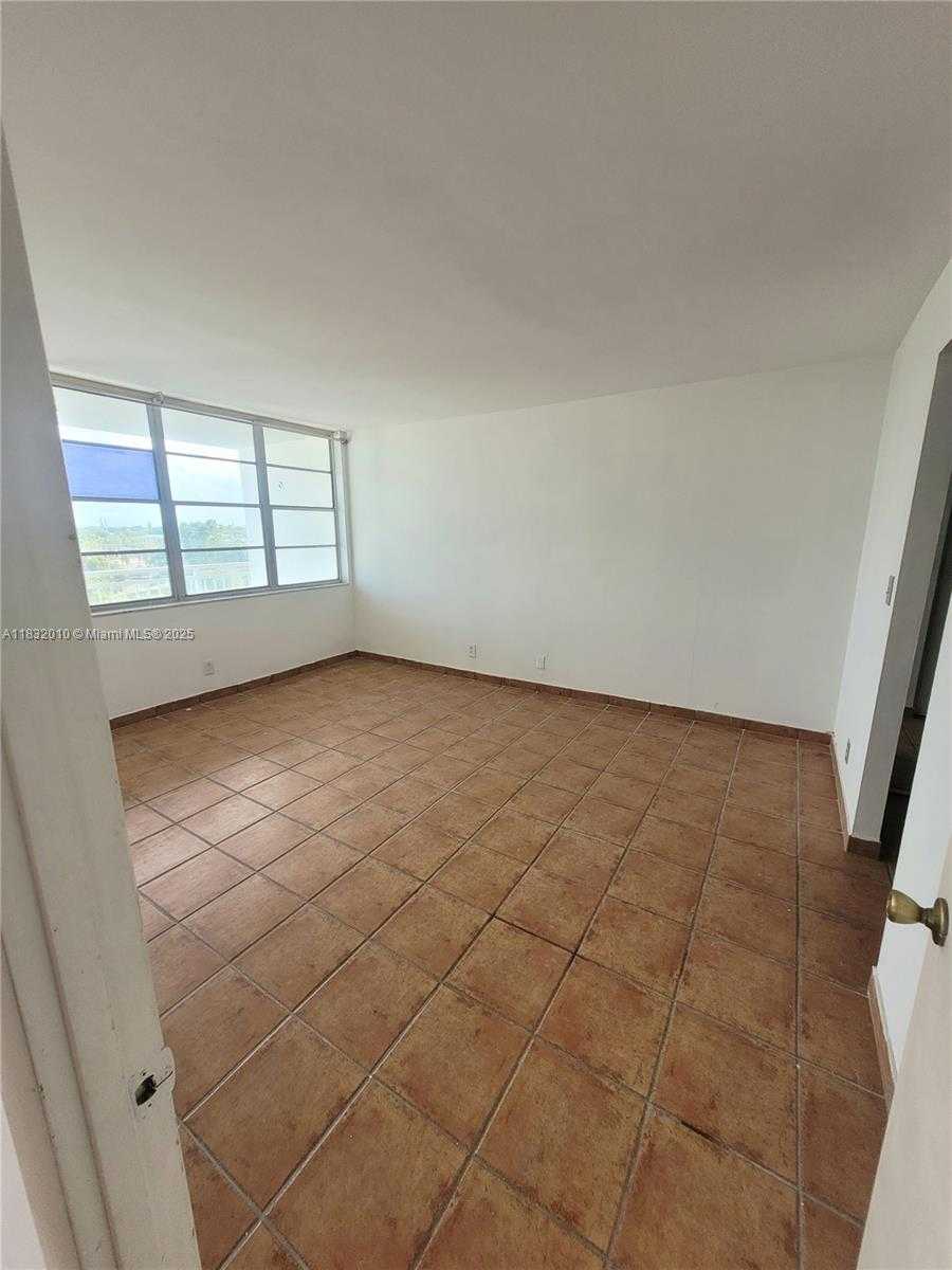 Small Image of 2025 NORTH EAST 164TH ST #602, North Miami Beach Number 2