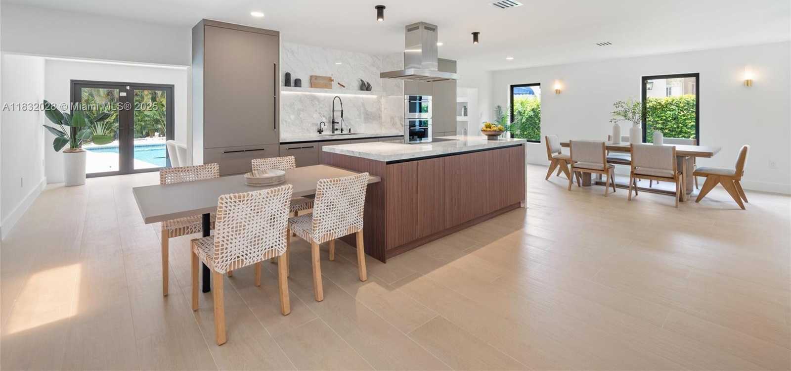 Small Image of 1320 ALHAMBRA CIR, Coral Gables Number 8