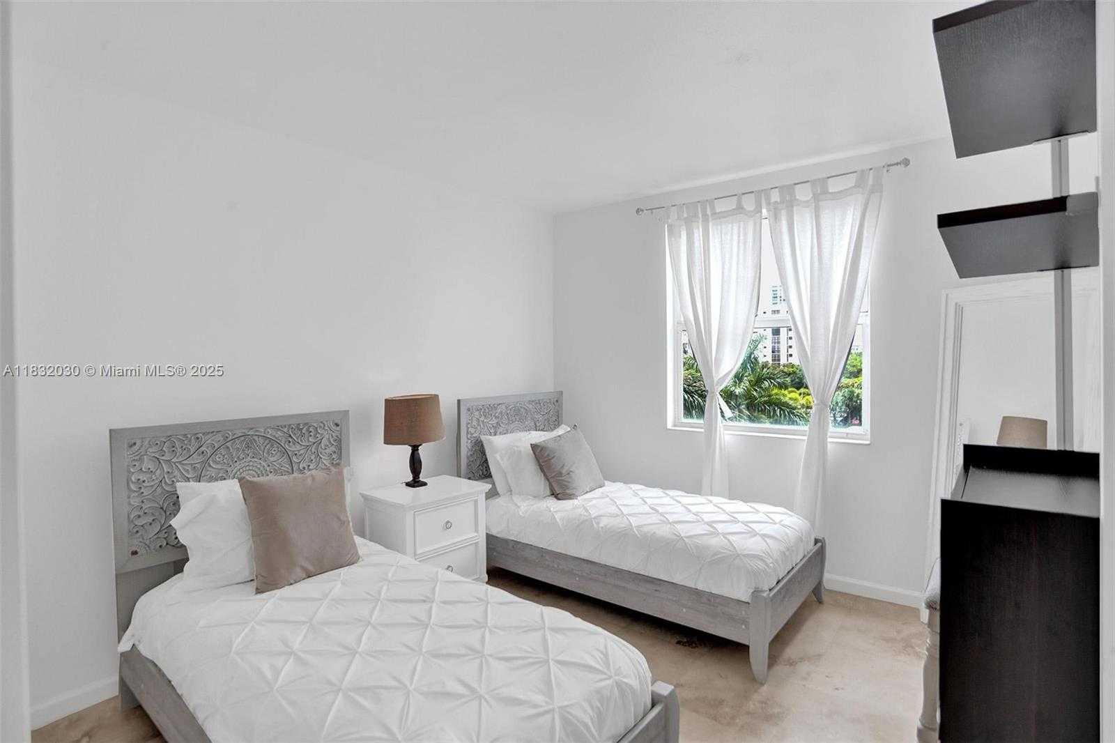 Small Image of 17100 NORTH BAY RD #1501, Sunny Isles Beach Number 10